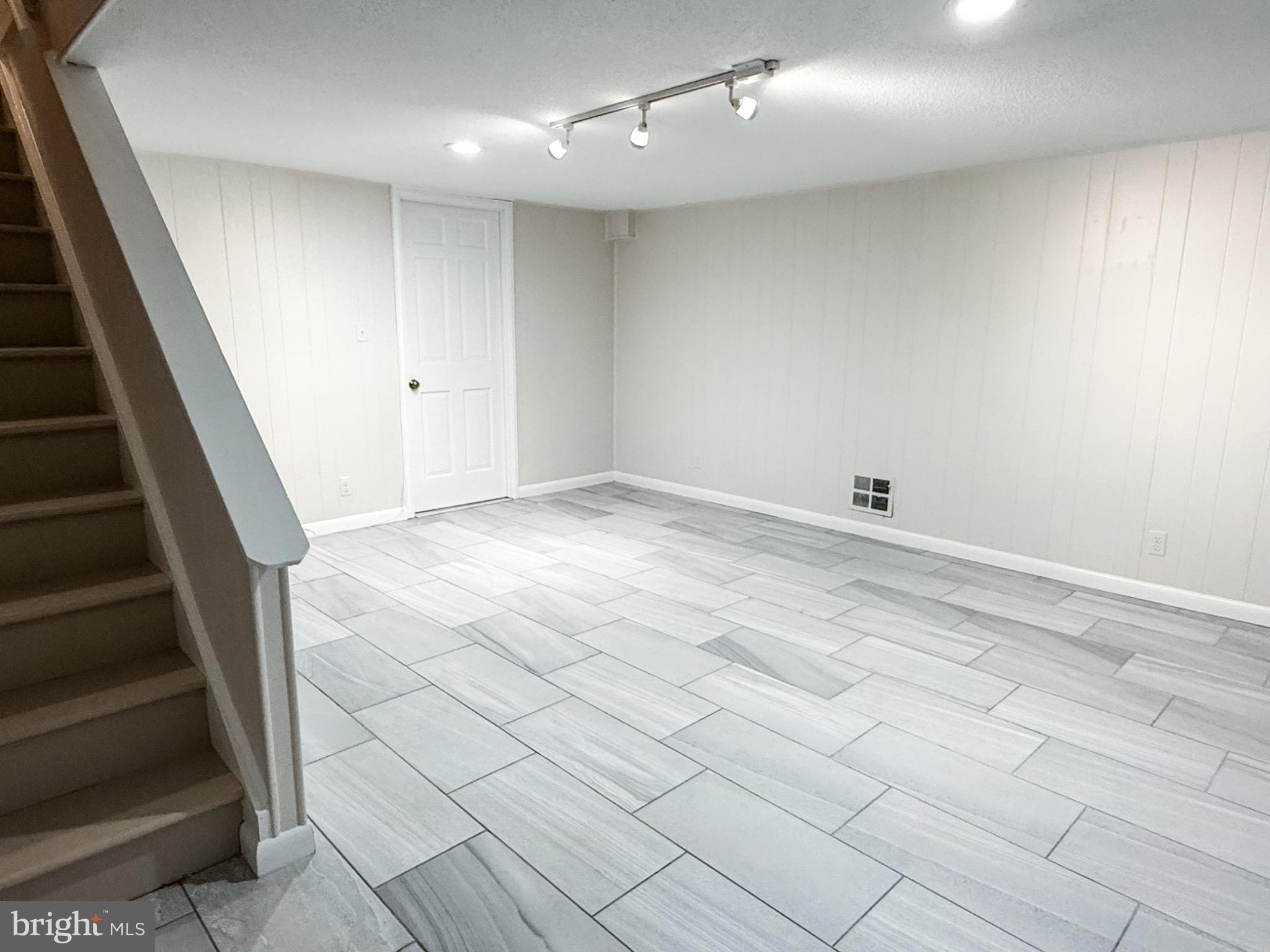 Arlington, Virginia, 22206, United States, 2 Bedrooms Bedrooms, ,2 BathroomsBathrooms,Residential,For Sale,1976928