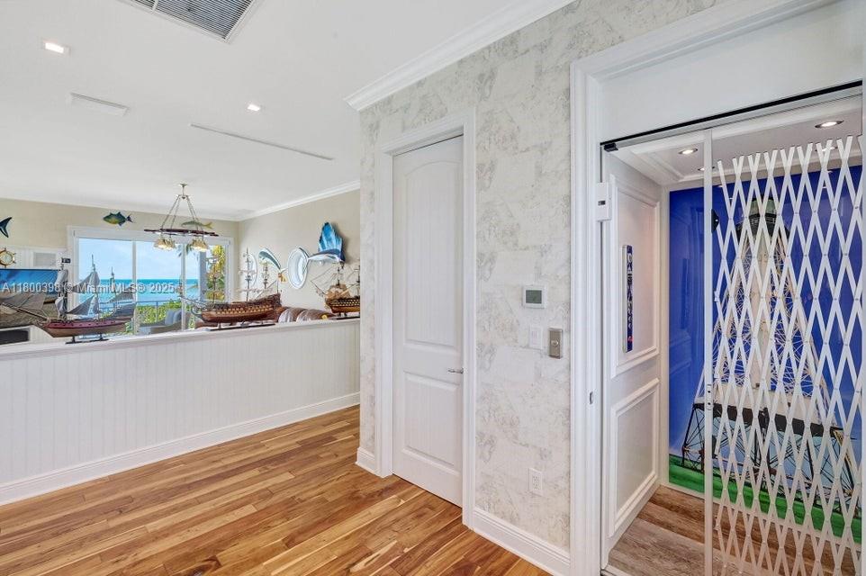 Islamorada, Florida, 33036, United States, 8 Bedrooms Bedrooms, ,10 BathroomsBathrooms,Residential,For Sale,1807381