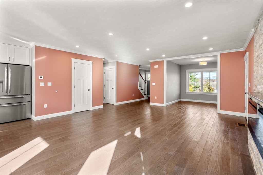 Mendon, Massachusetts, 01756, United States, 3 Bedrooms Bedrooms, ,3 BathroomsBathrooms,Residential,For Sale,1996040