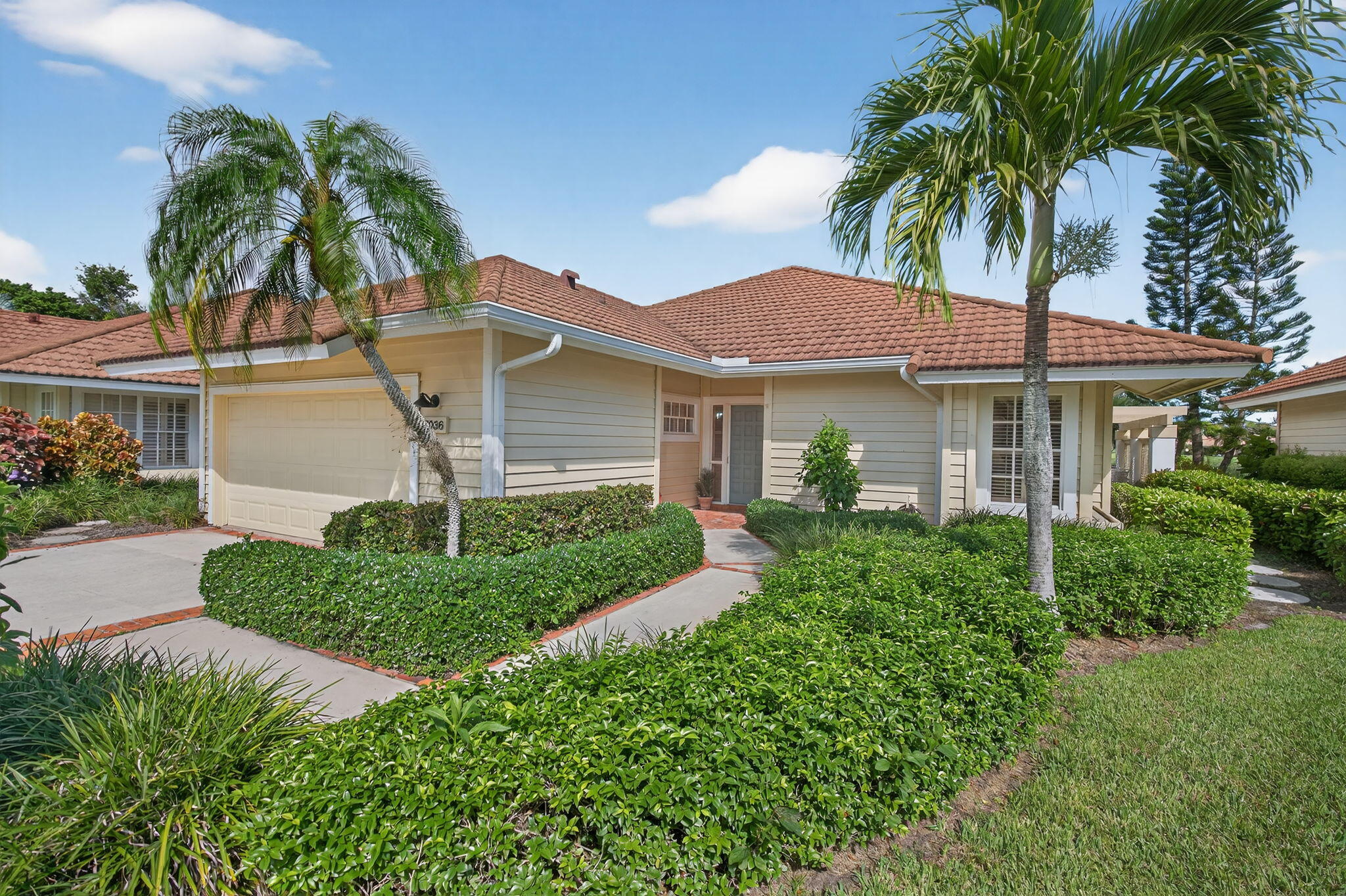 Stuart, Florida, 34997, United States, 3 Bedrooms Bedrooms, ,2 BathroomsBathrooms,Residential,For Sale,1954563