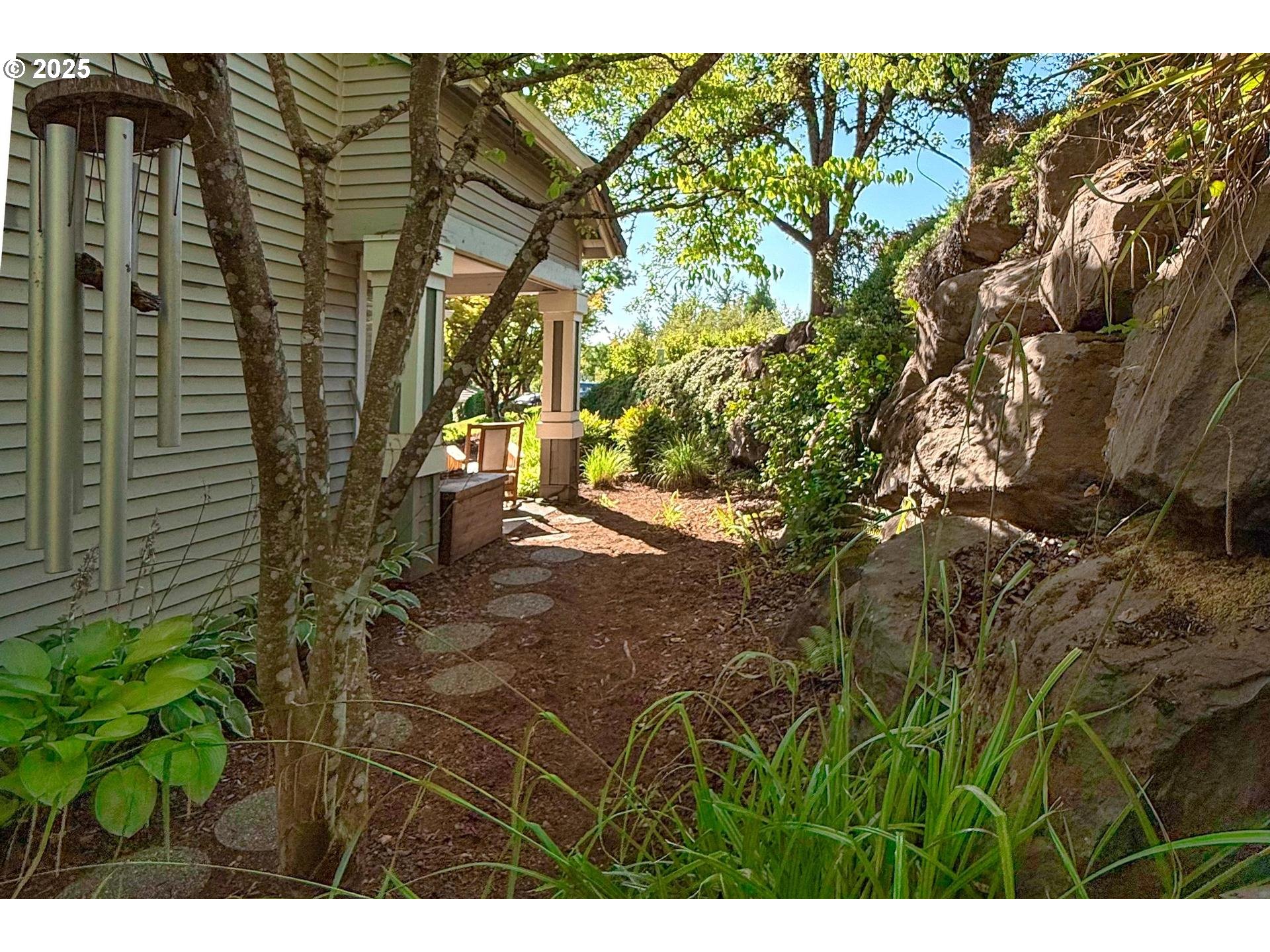Portland, Oregon, 97229, United States, 2 Bedrooms Bedrooms, ,2 BathroomsBathrooms,Residential,For Sale,1925934