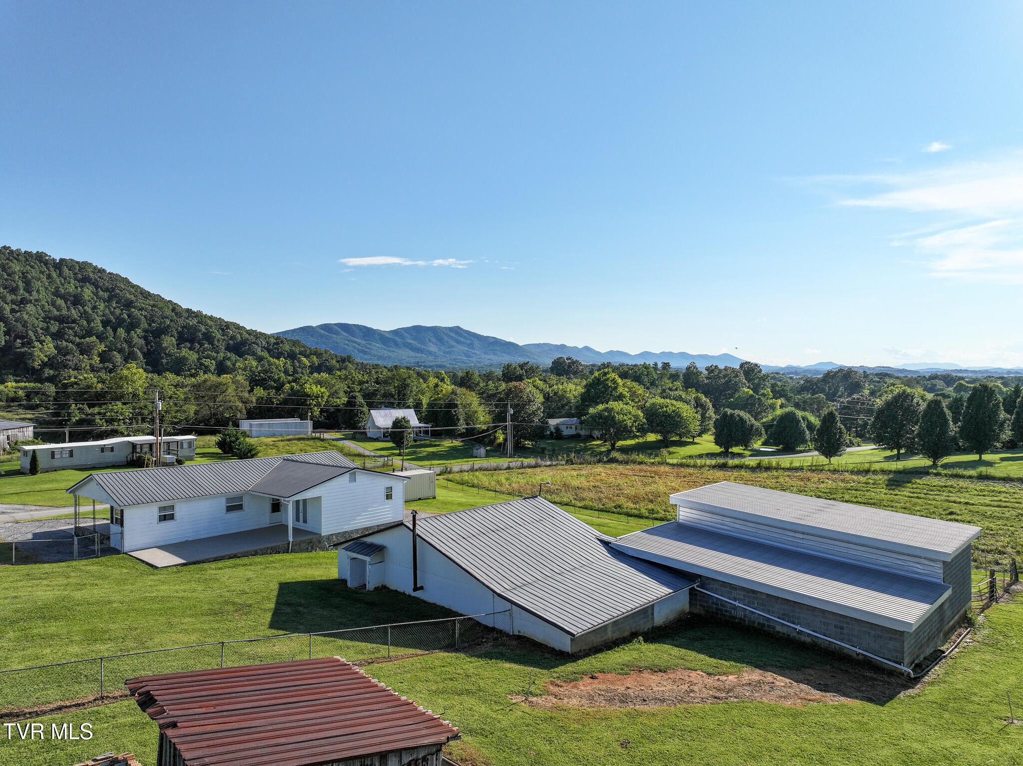 Greeneville, Tennessee, 37743, United States, 3 Bedrooms Bedrooms, ,2 BathroomsBathrooms,Residential,For Sale,1982221