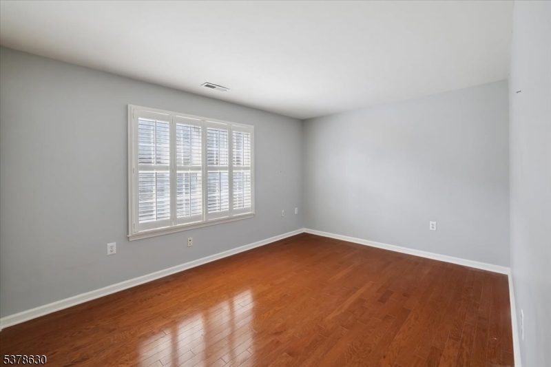 Franklin Twp., New Jersey, 08873, United States, 2 Bedrooms Bedrooms, ,3 BathroomsBathrooms,Residential,For Sale,1940389