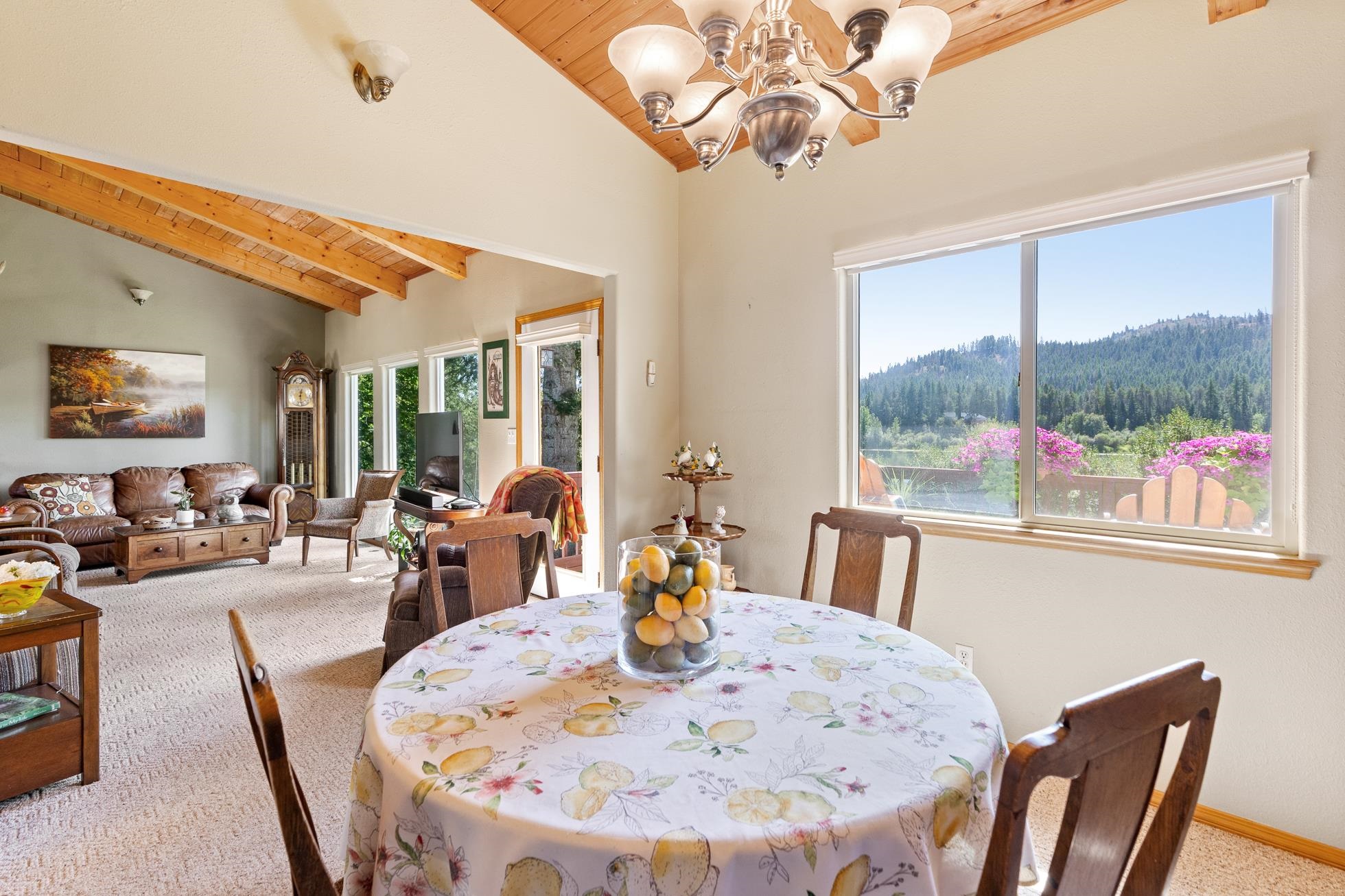 Newport, Washington, 99156, United States, 3 Bedrooms Bedrooms, ,3 BathroomsBathrooms,Residential,For Sale,1921865