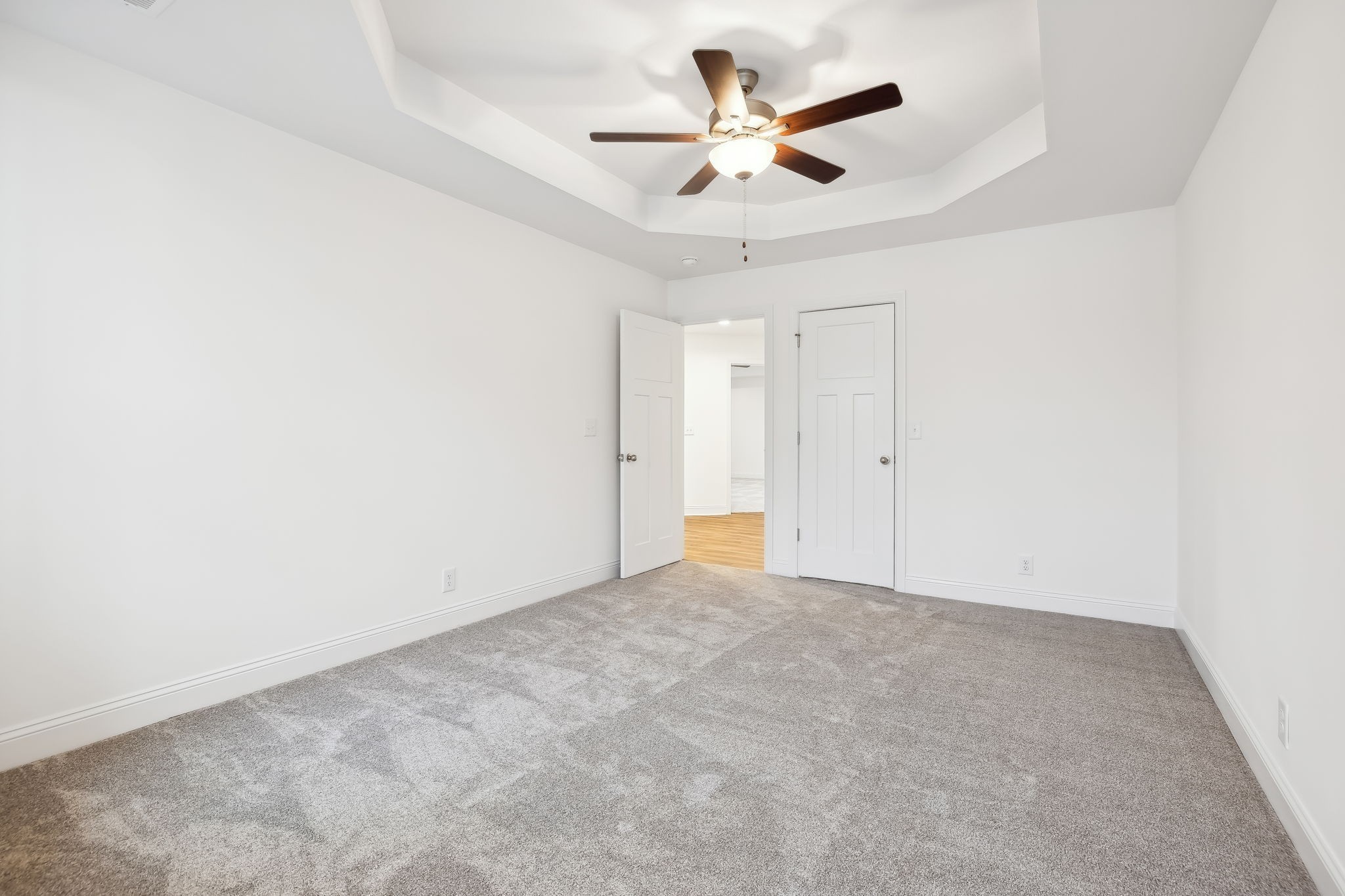 Clarksville, Tennessee, 37043, United States, 4 Bedrooms Bedrooms, ,4 BathroomsBathrooms,Residential,For Sale,2005810