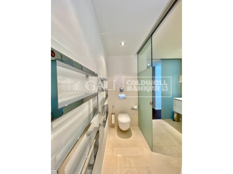 Andorra la Vella, Andorra, AD, 3 Bedrooms Bedrooms, ,2 BathroomsBathrooms,Residential,For Sale,1617268