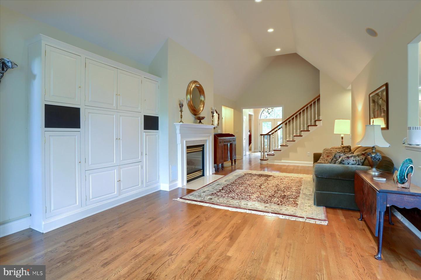 Lemoyne, Pennsylvania, 17043, United States, 5 Bedrooms Bedrooms, ,5 BathroomsBathrooms,Residential,For Sale,1942192