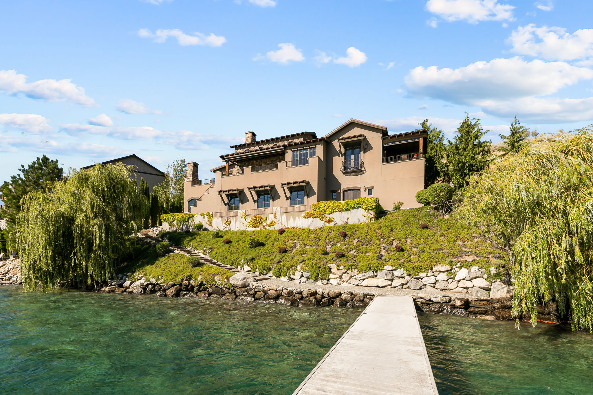  Waterfront Tuscan Estate - 物件實景