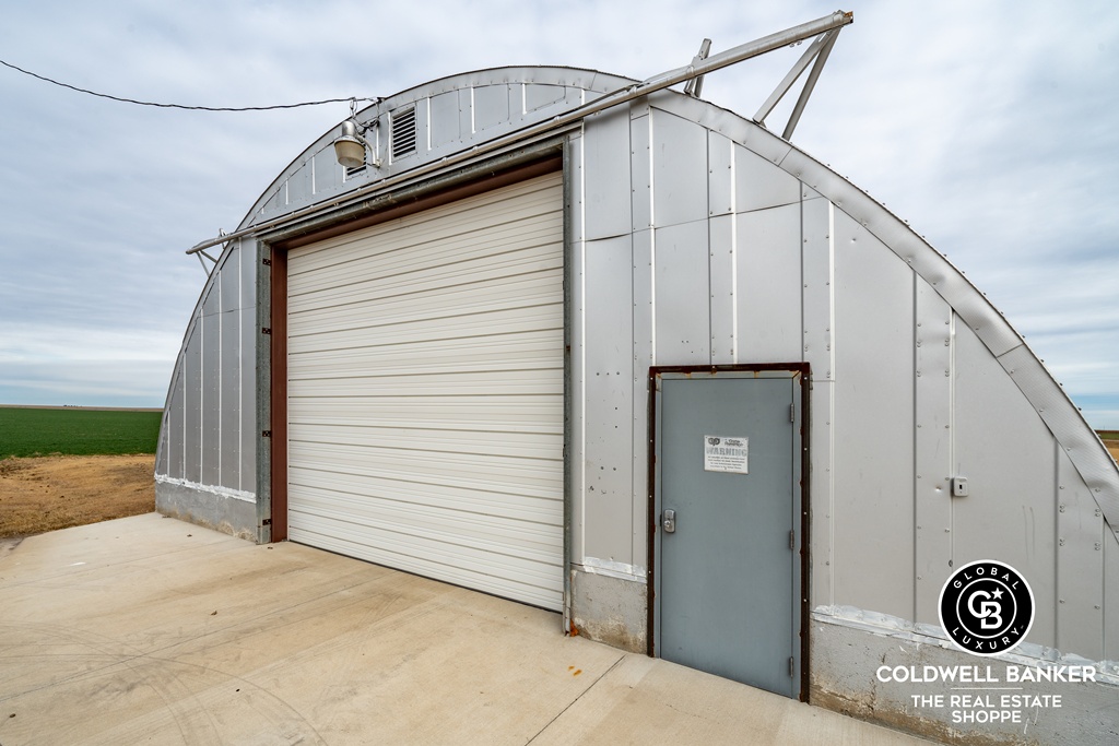 Garden City, Kansas, 67846, United States, 4 Bedrooms Bedrooms, ,Residential,For Sale,2003039