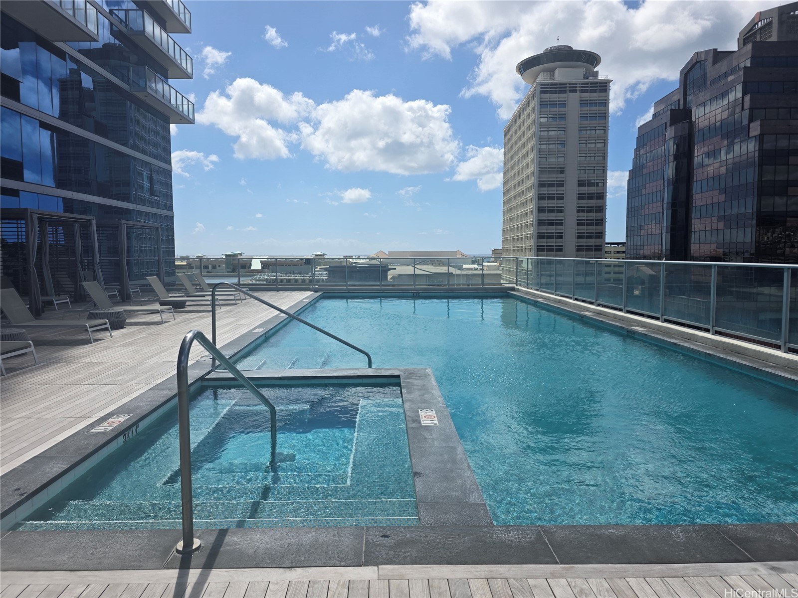 Honolulu, Hawaii, 96814, United States, 2 Bedrooms Bedrooms, ,2 BathroomsBathrooms,Residential,For Sale,1987813