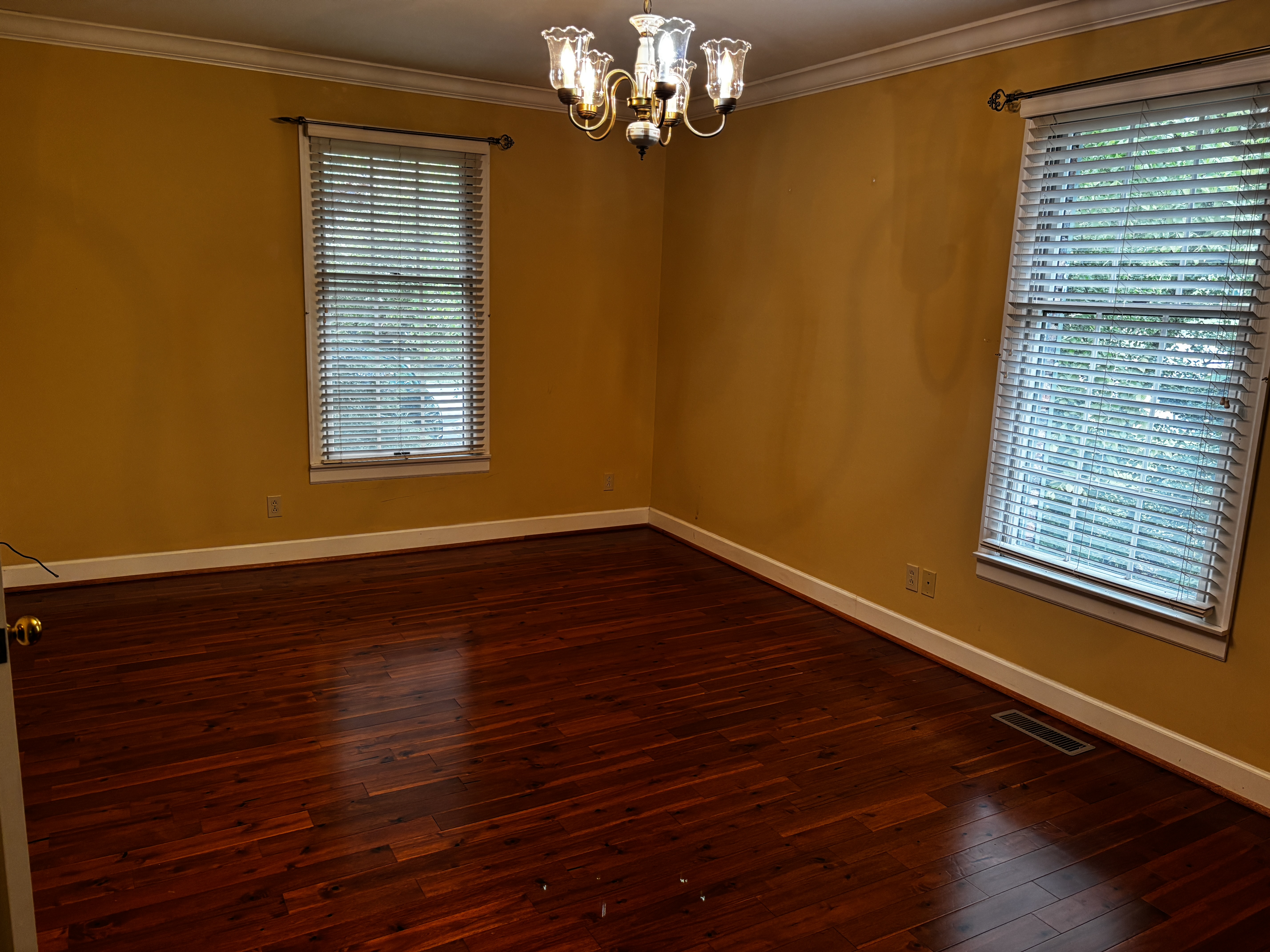Frankfort, Kentucky, 40601, United States, 3 Bedrooms Bedrooms, ,3 BathroomsBathrooms,Residential,For Sale,2049157