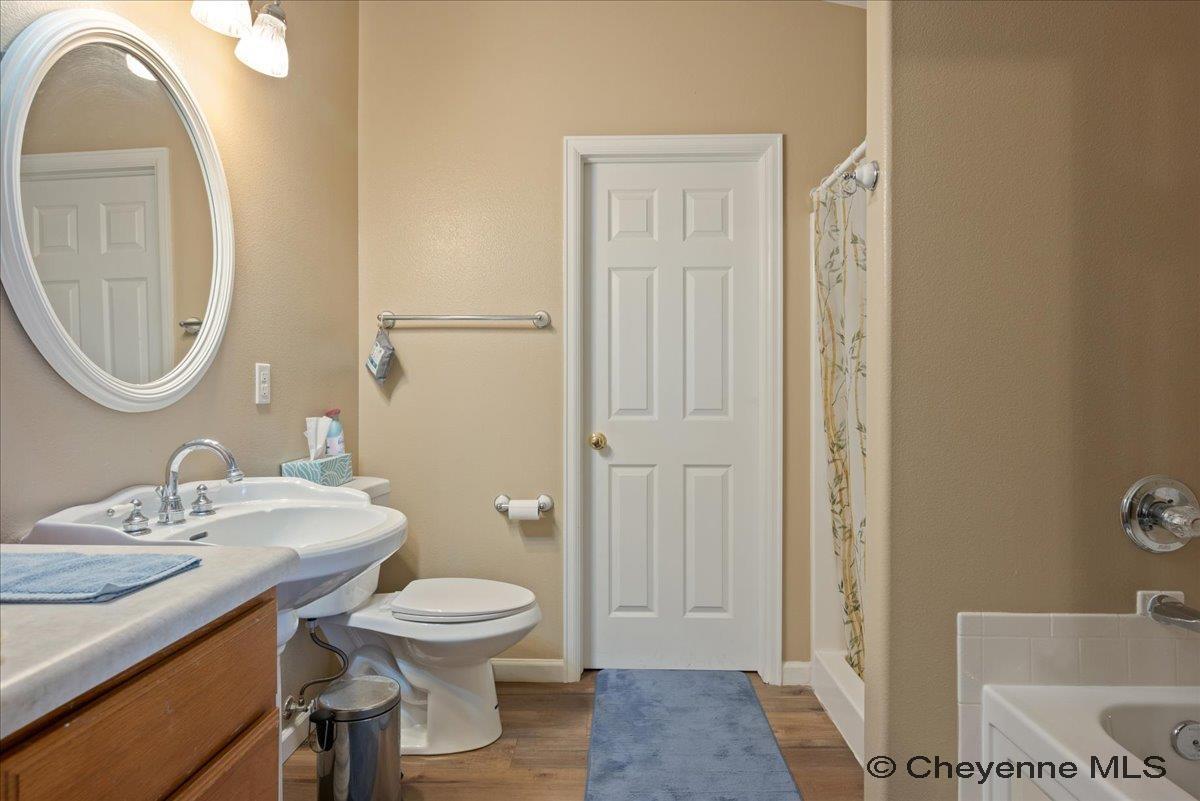 Cheyenne, Wyoming, 82007, United States, 5 Bedrooms Bedrooms, ,3 BathroomsBathrooms,Residential,For Sale,1993548