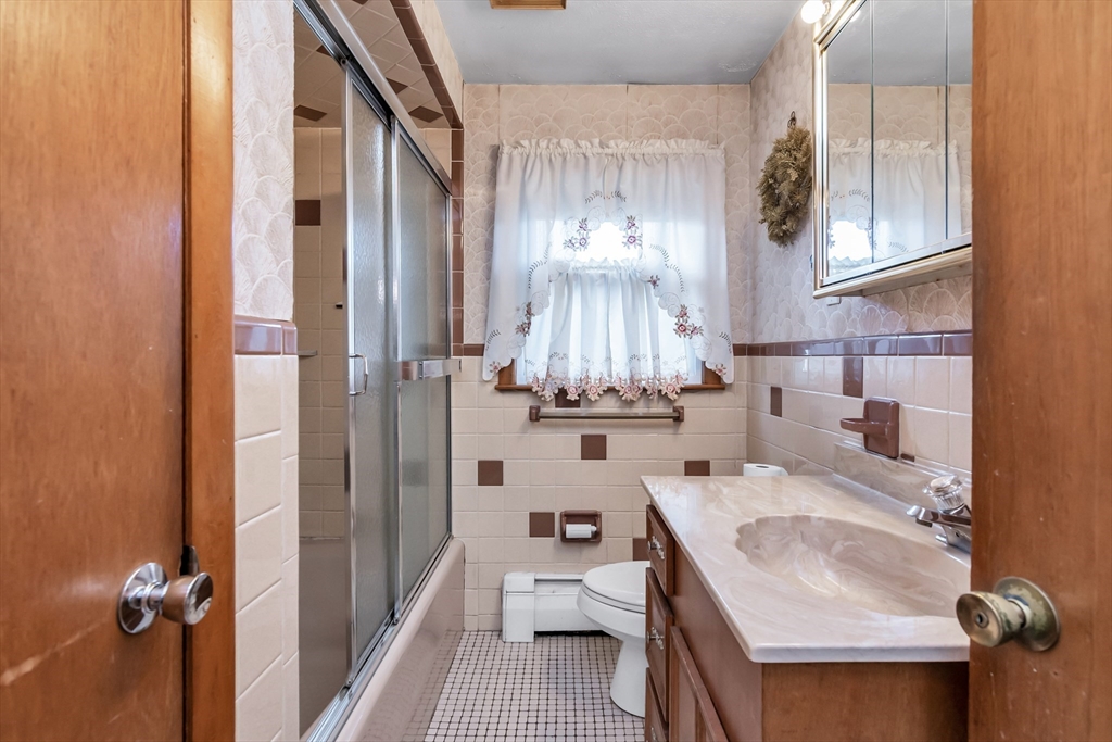 Lawrence, Massachusetts, 01843, United States, 3 Bedrooms Bedrooms, ,1 BathroomBathrooms,Residential,For Sale,1980479