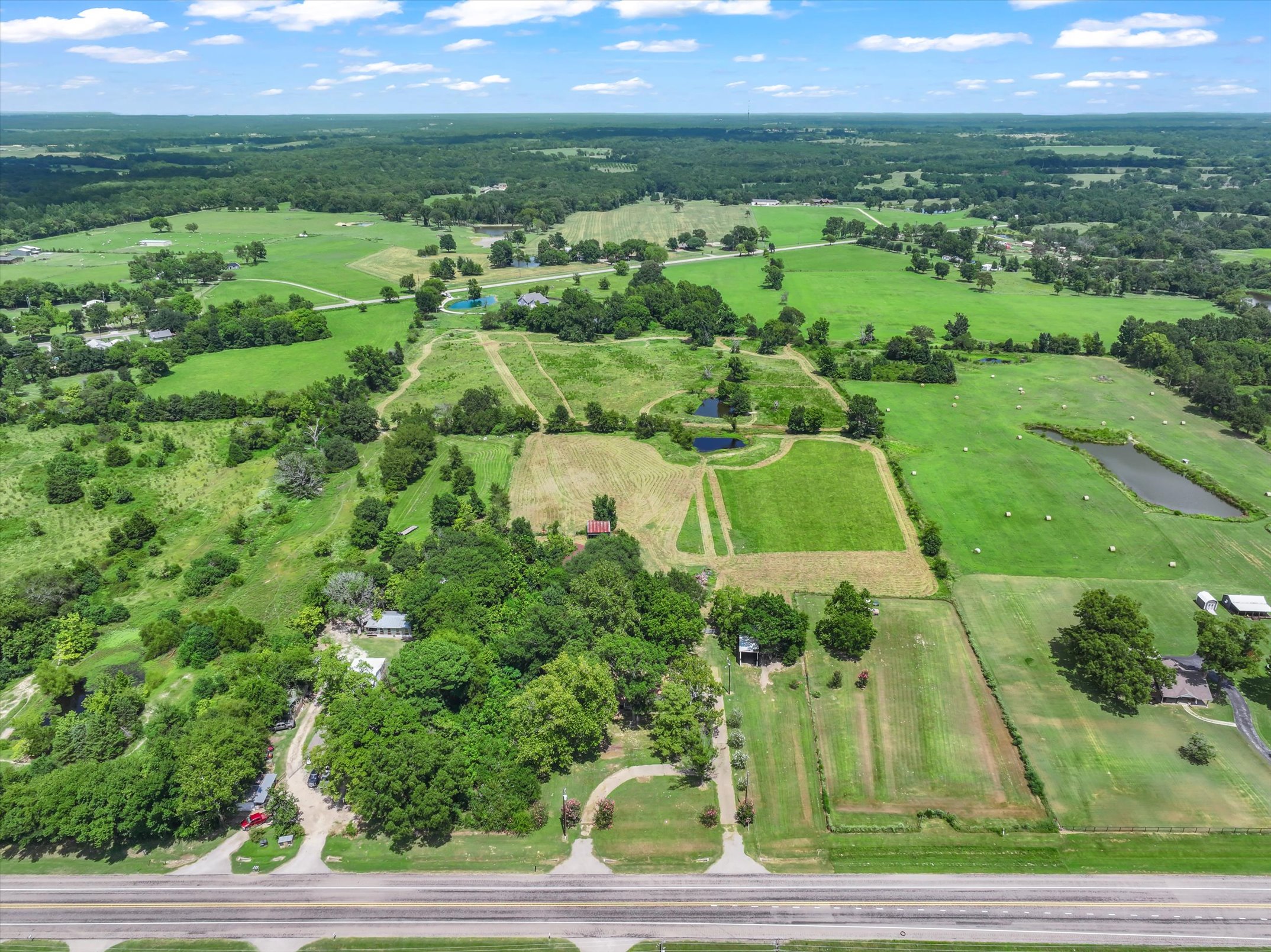 Canton, Texas, 75103, United States, 3 Bedrooms Bedrooms, ,2 BathroomsBathrooms,Residential,For Sale,1974992