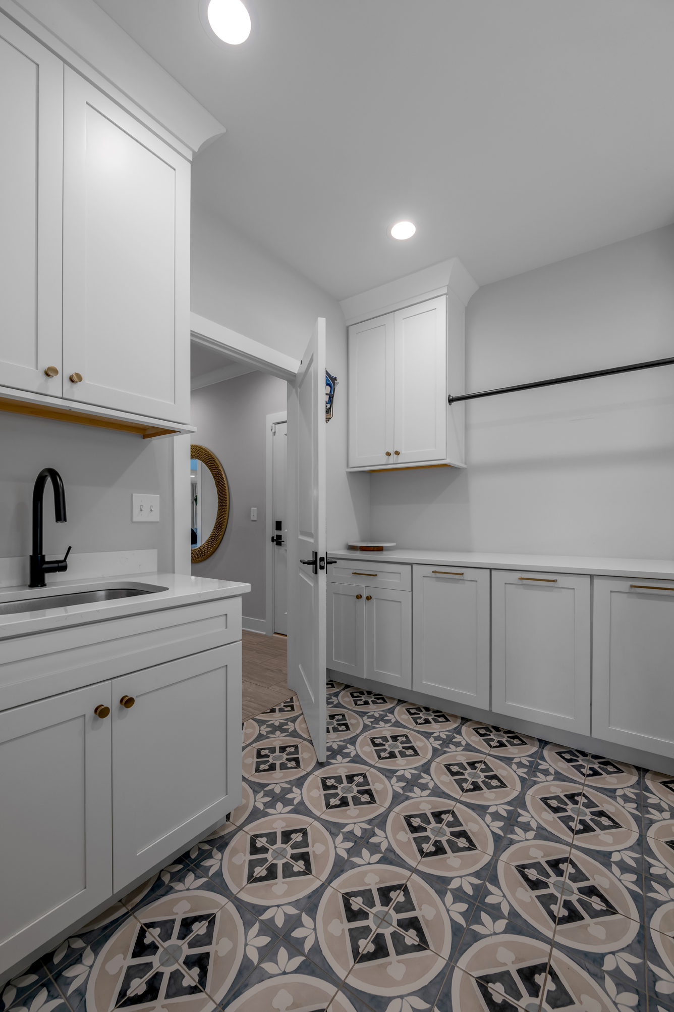  2429 Lorenzo Way - 物件實景