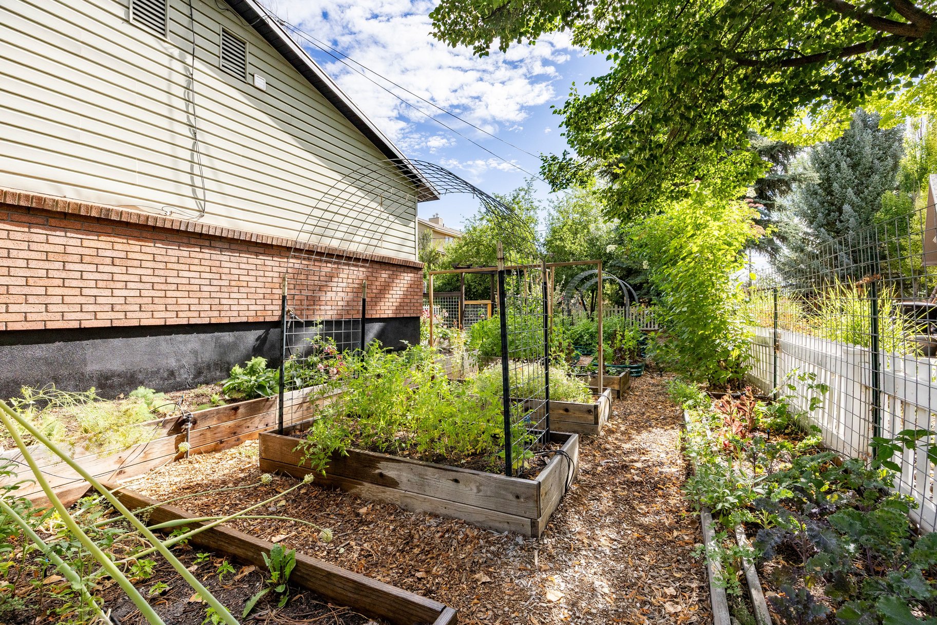  Charming Single Level Garden Home with Mountain Views - 物件實景