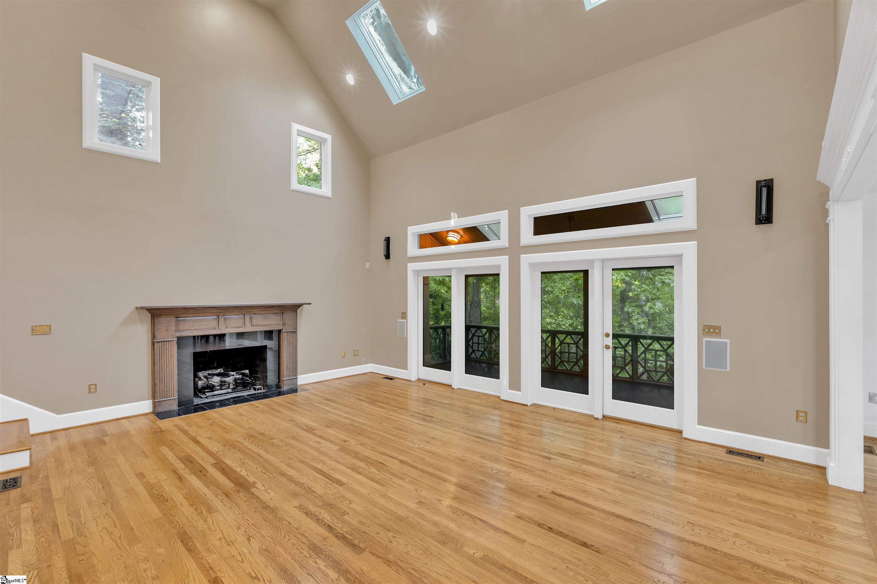 Spartanburg, South Carolina, 29306, United States, 4 Bedrooms Bedrooms, ,5 BathroomsBathrooms,Residential,For Sale,1913209