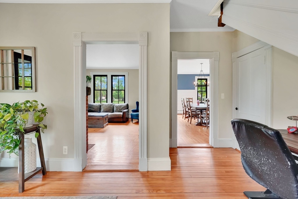 Longmeadow, Massachusetts, 01106, United States, 5 Bedrooms Bedrooms, ,2 BathroomsBathrooms,Residential,For Sale,1819173