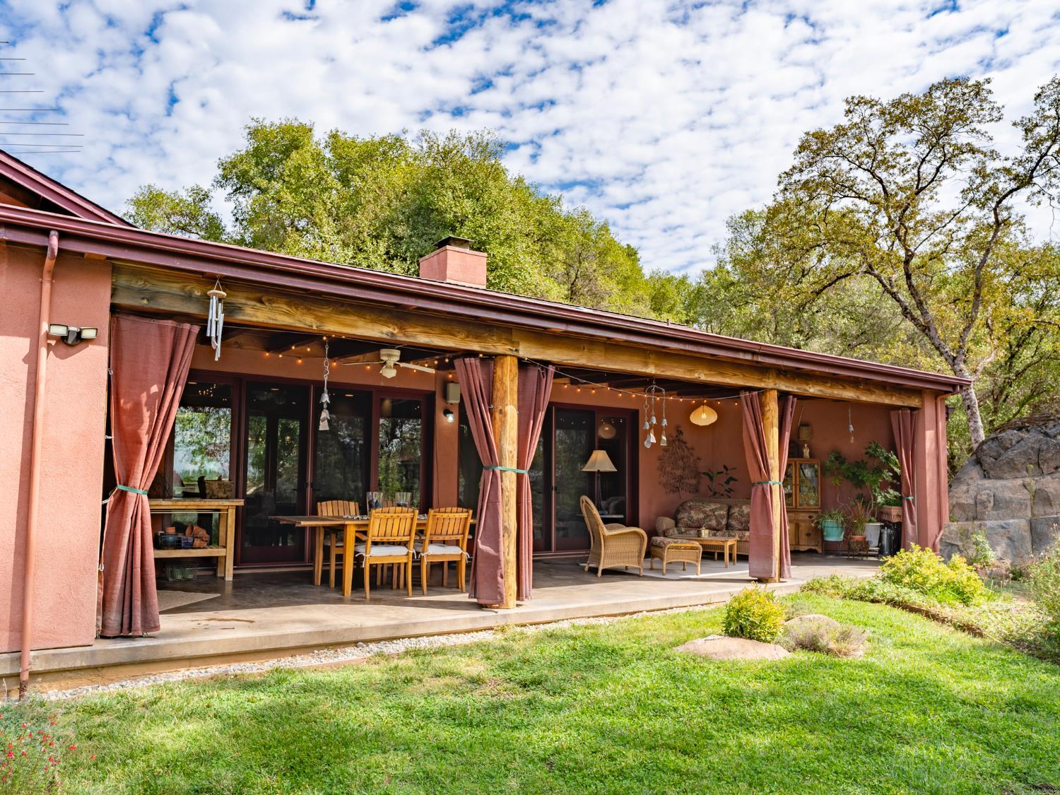 Nevada City, California, 95959, United States, 3 Bedrooms Bedrooms, ,3 BathroomsBathrooms,Residential,For Sale,1987910