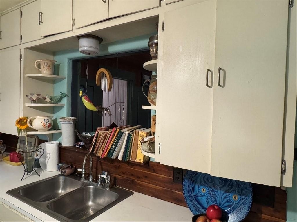 Fayetteville, Arkansas, 72701, United States, 2 Bedrooms Bedrooms, ,2 BathroomsBathrooms,Residential,For Sale,1980541