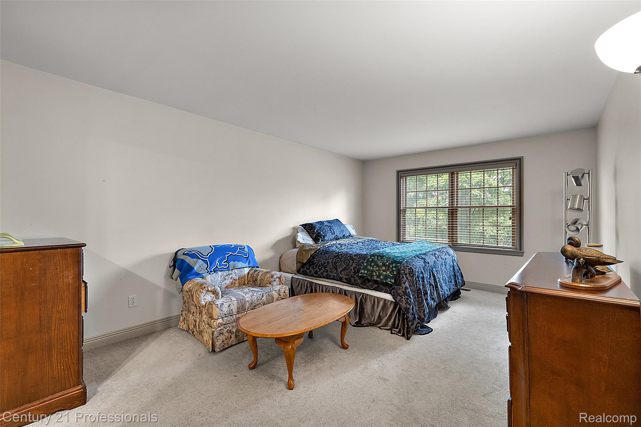 GrandBlanc, Michigan, 48439, United States, 4 Bedrooms Bedrooms, ,5 BathroomsBathrooms,Residential,For Sale,1980457