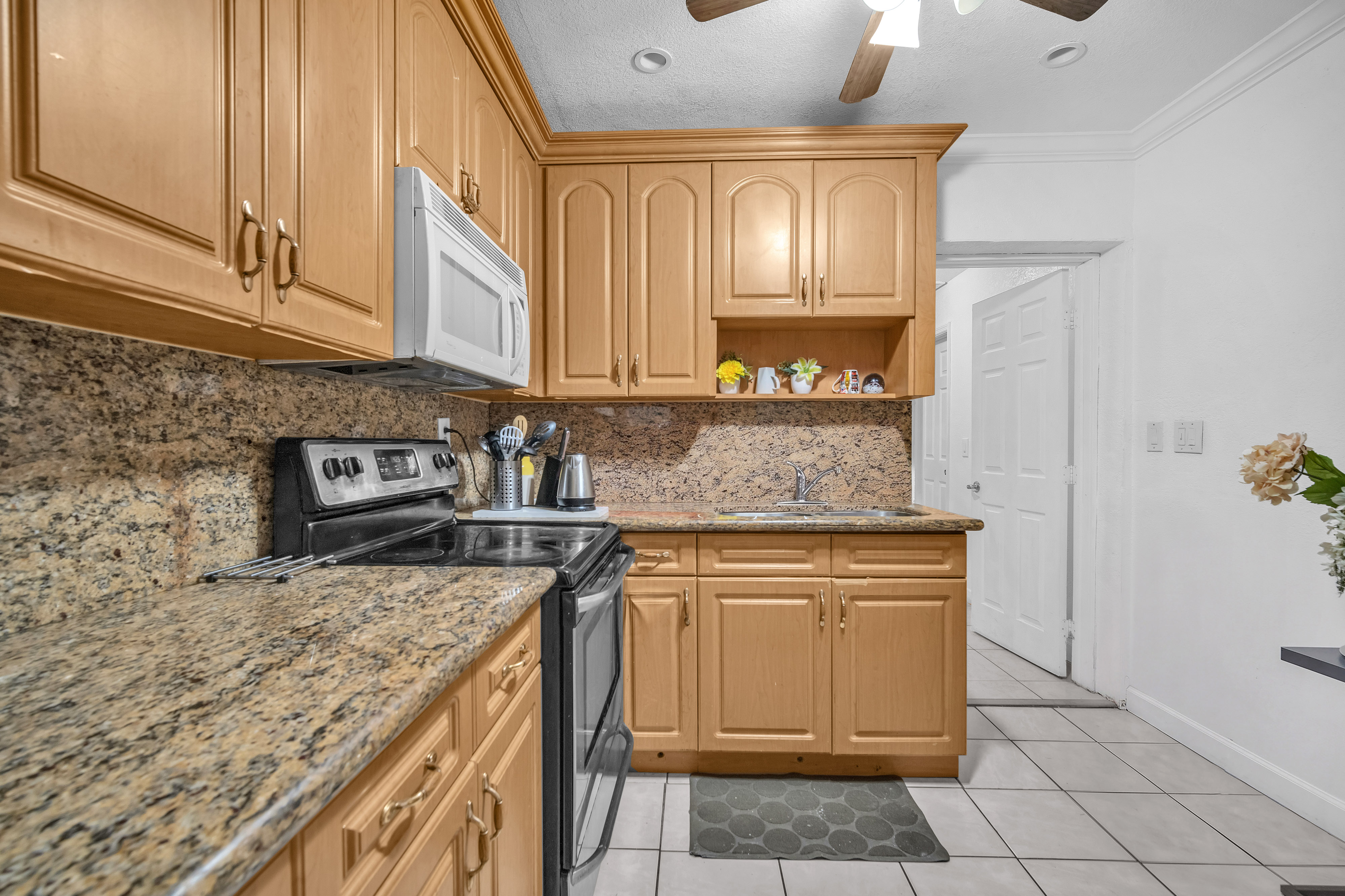  461 NW 17th Place, Fort Lauderdale, FL, 33311 - 物件實景