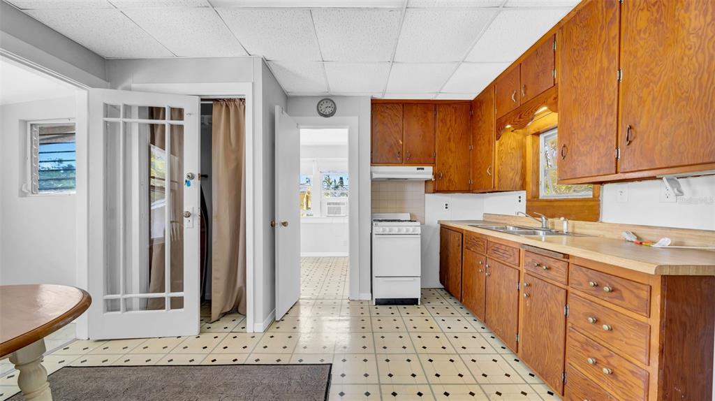 St Petersburg, Florida, 33705, United States, 3 Bedrooms Bedrooms, ,3 BathroomsBathrooms,Residential,For Sale,1778823