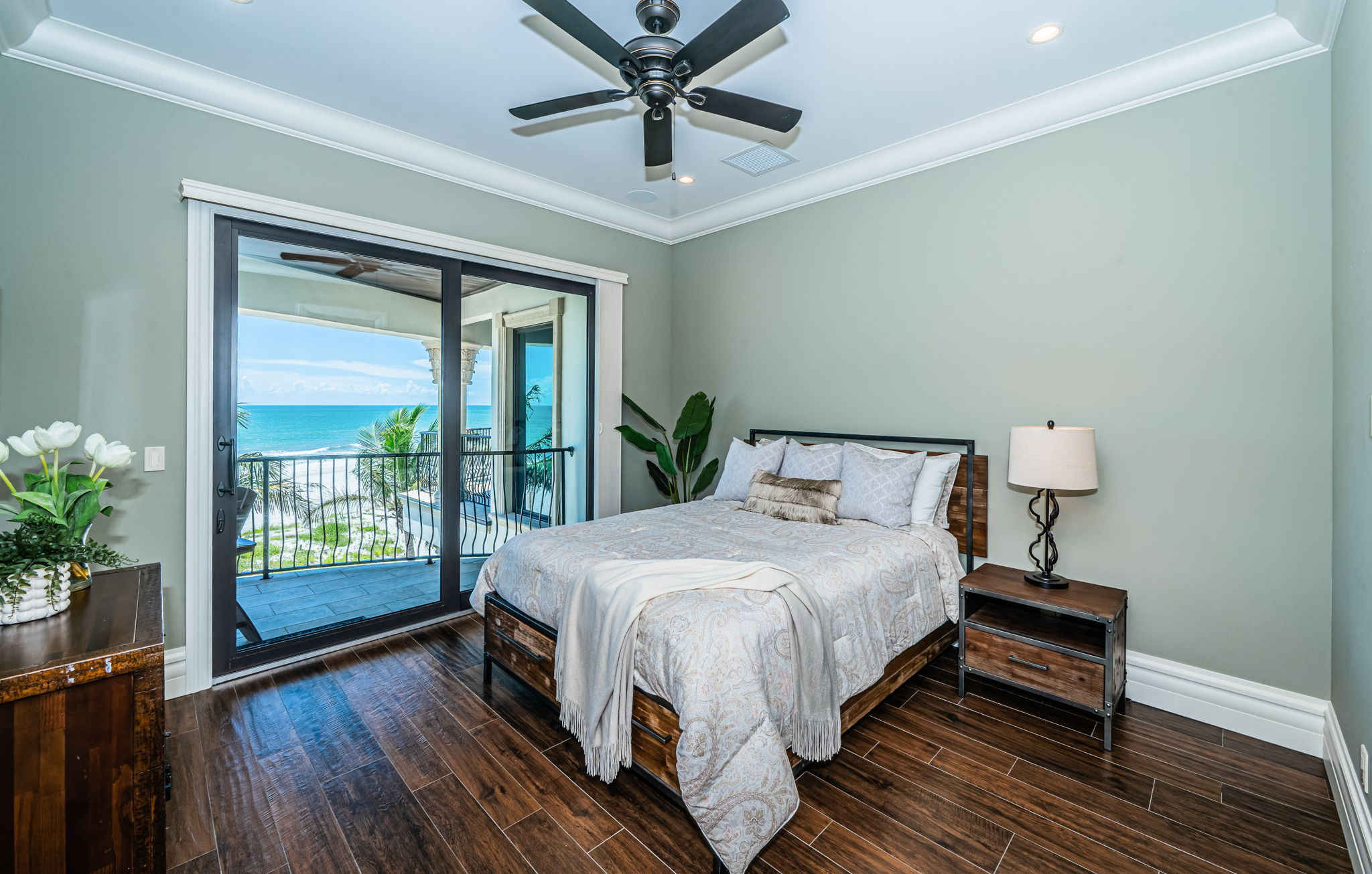Redington Shores, Florida, 33708, United States, 5 Bedrooms Bedrooms, ,6 BathroomsBathrooms,Residential,For Sale,1921894