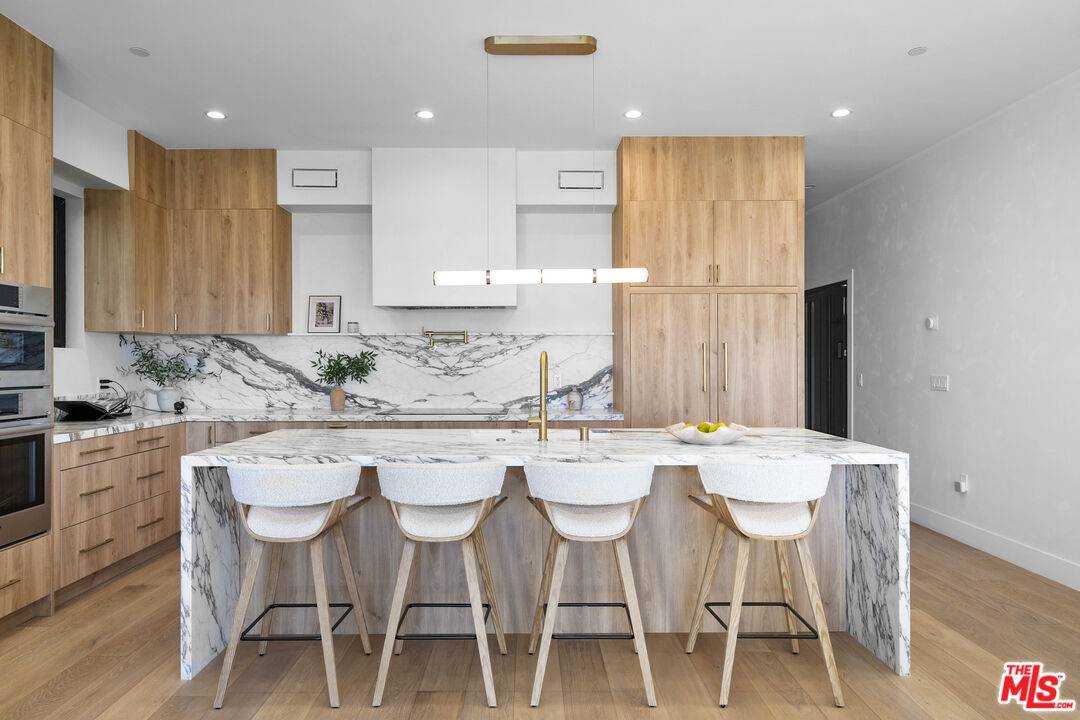 Los Angeles, California, 90065, United States, 3 Bedrooms Bedrooms, ,3 BathroomsBathrooms,Residential,For Sale,1939626