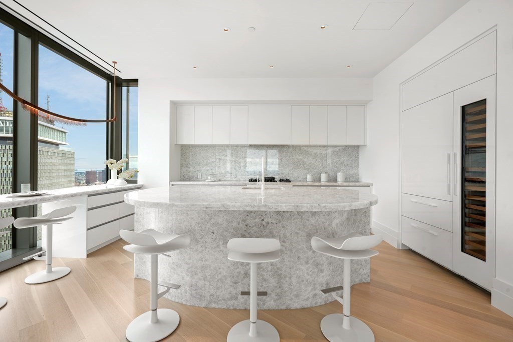 Boston, Massachusetts, 02199, United States, 5 Bedrooms Bedrooms, ,8 BathroomsBathrooms,Residential,For Sale,1906314