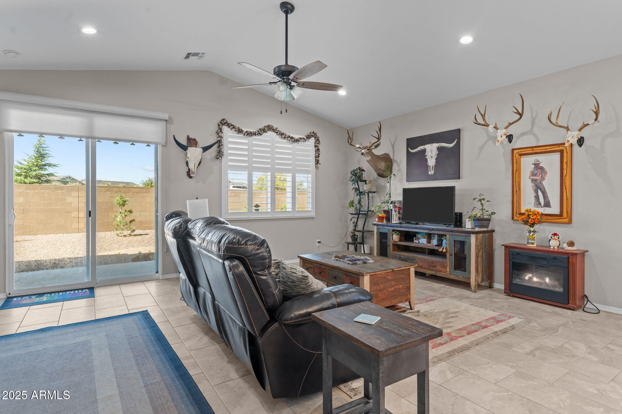 Prescott, Arizona, 86305, United States, 2 Bedrooms Bedrooms, ,2 BathroomsBathrooms,Residential,For Sale,1977514