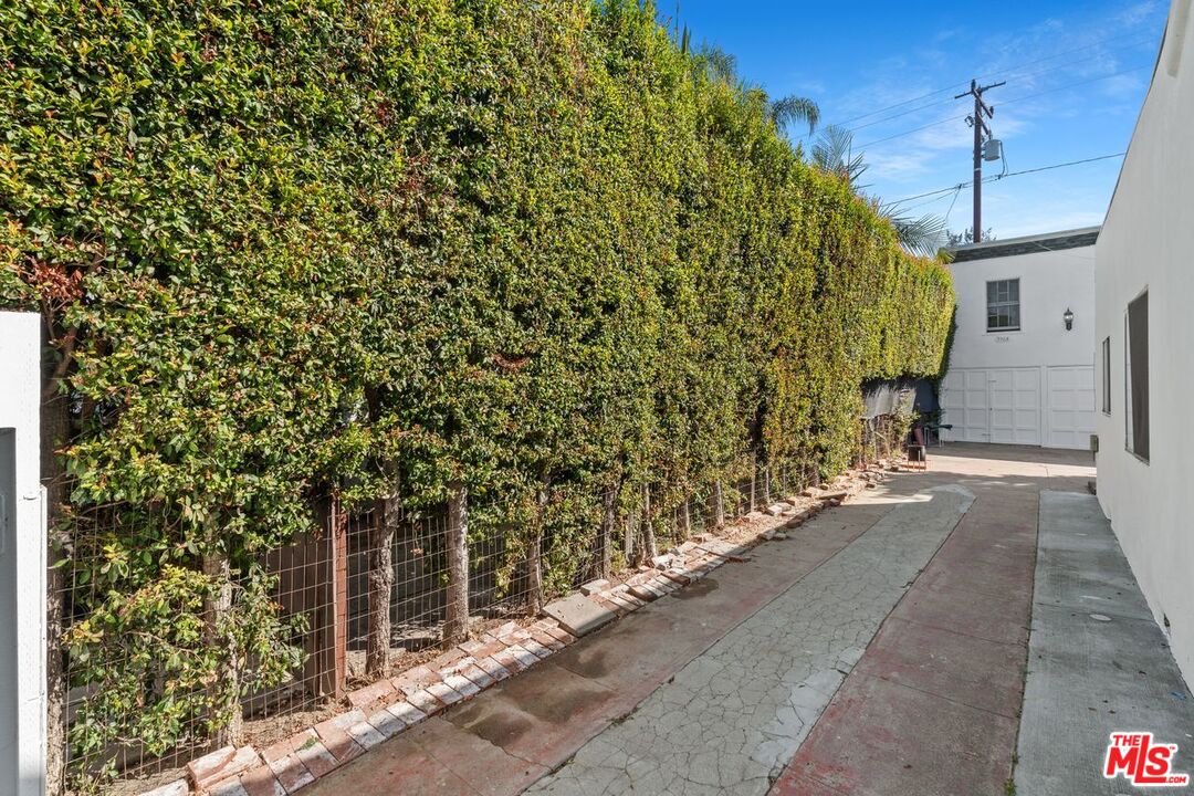West Hollywood, California, 90046, United States, 4 Bedrooms Bedrooms, ,4 BathroomsBathrooms,Residential,For Sale,1840253