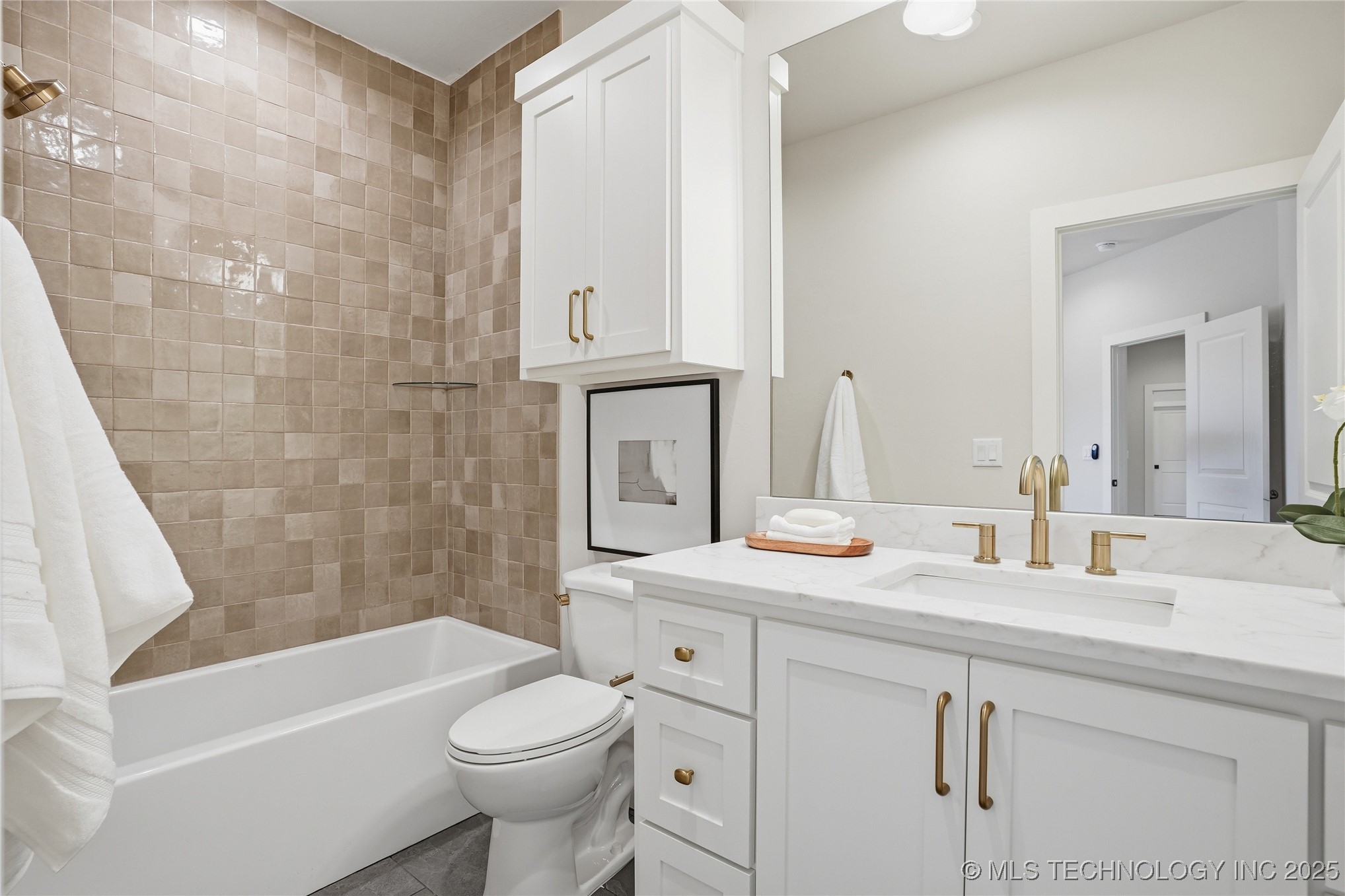 Tulsa, Oklahoma, 74114, United States, 4 Bedrooms Bedrooms, ,5 BathroomsBathrooms,Residential,For Sale,1990982