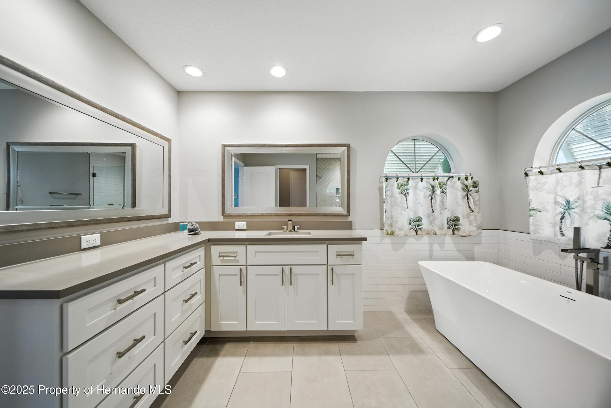 Crystal River, Florida, 34429, United States, 4 Bedrooms Bedrooms, ,3 BathroomsBathrooms,Residential,For Sale,1976078