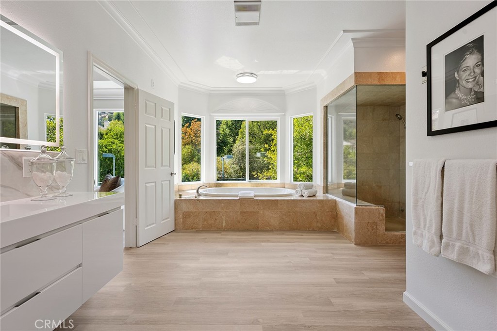 Calabasas, California, 91302, United States, 7 Bedrooms Bedrooms, ,7 BathroomsBathrooms,Residential,For Sale,1951012