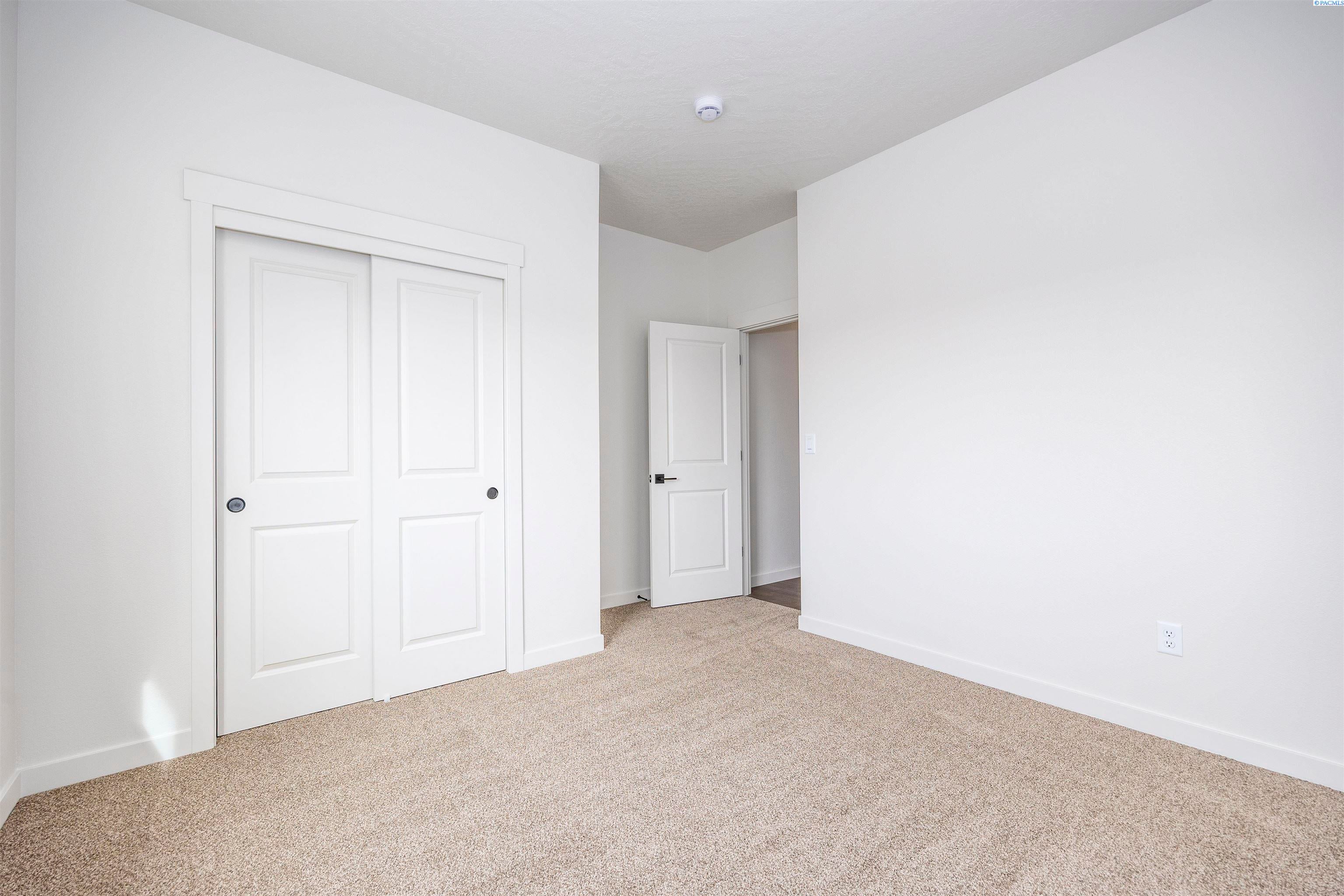 Prosser, Washington, 99350, United States, 4 Bedrooms Bedrooms, ,1 BathroomBathrooms,Residential,For Sale,1977826