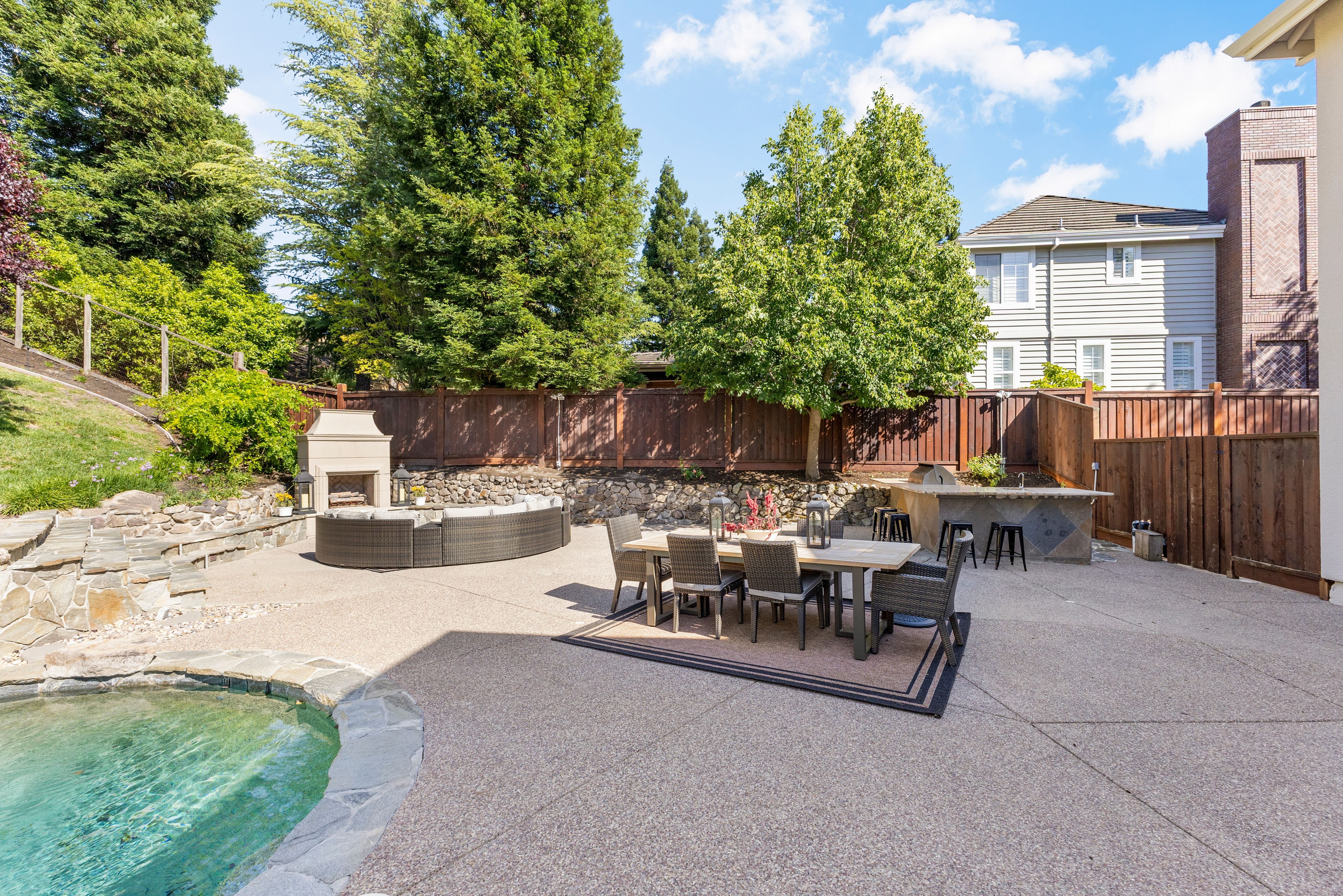  Exceptional Northridge Estates Home on Expansive Private Lot - 物件實景