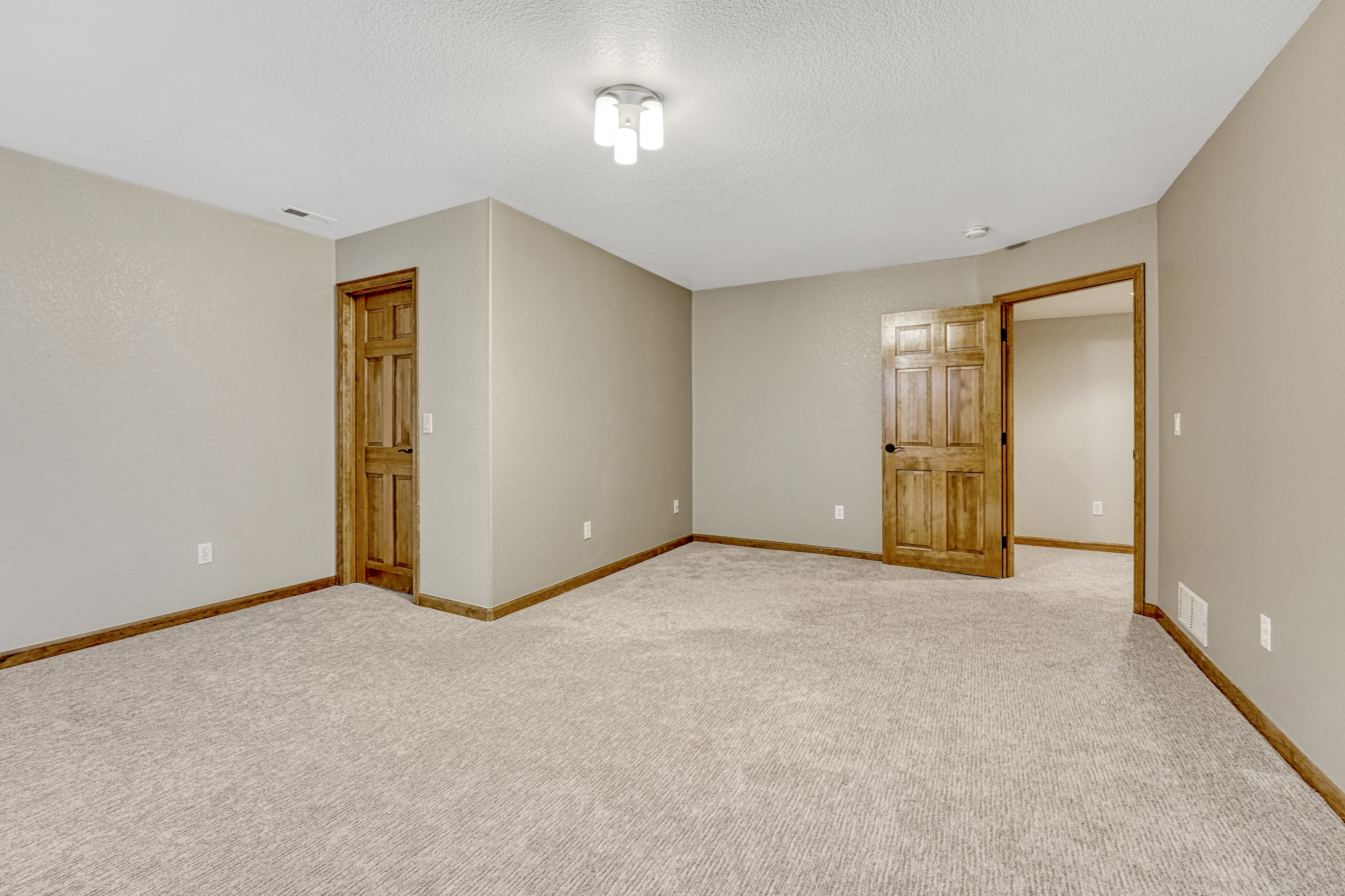  5847 Wild Bill Way, Colorado Springs, CO, 80923 - 物件實景