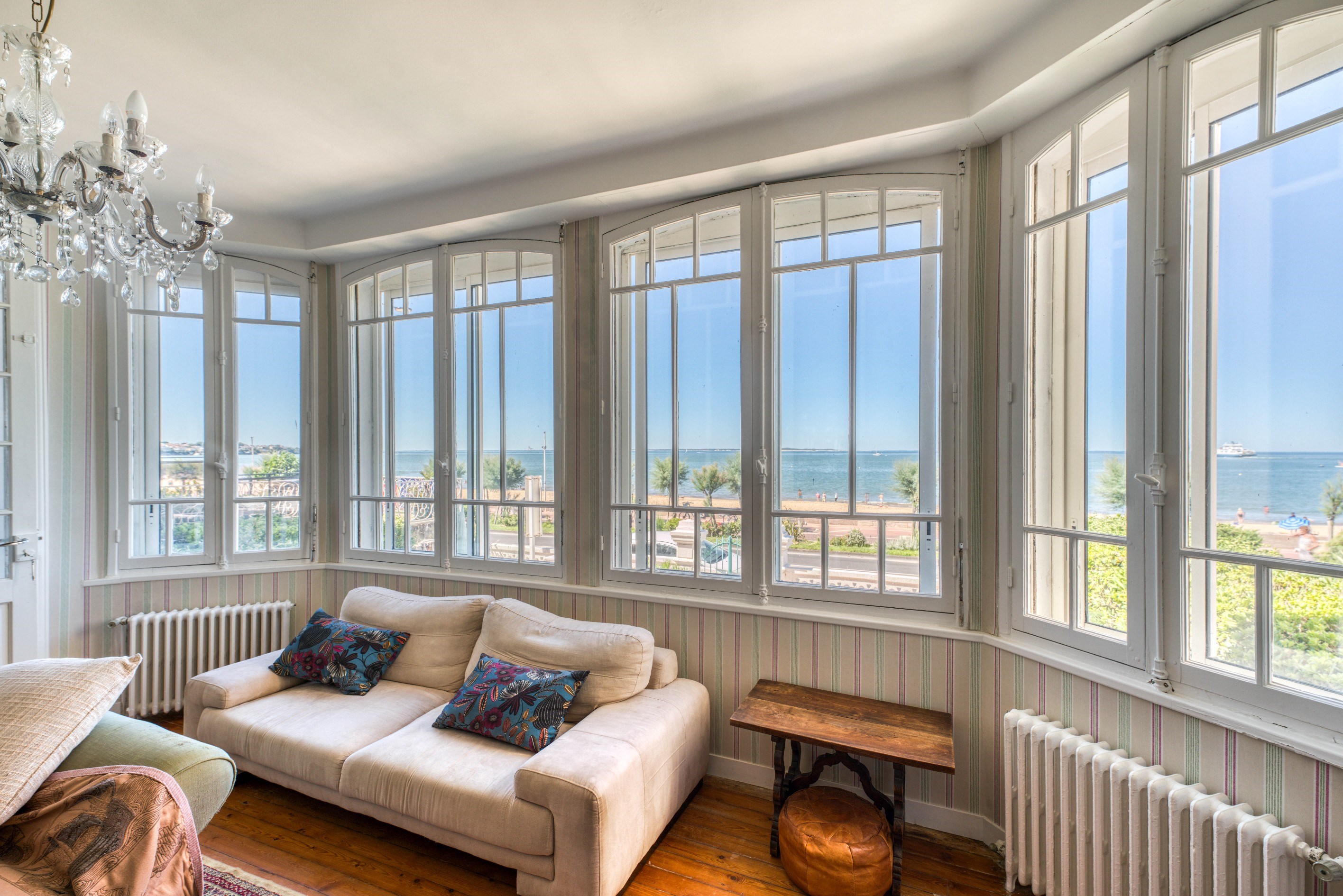  EXCEPTIONAL BELLE ÉPOQUE RESIDENCE ON THE WATERFRONT ROYAN - 物件實景