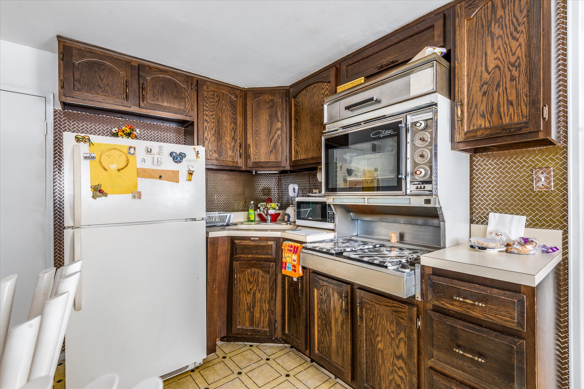 Howard Beach, New York, 11414, United States, 4 Bedrooms Bedrooms, ,2 BathroomsBathrooms,Residential,For Sale,1916184