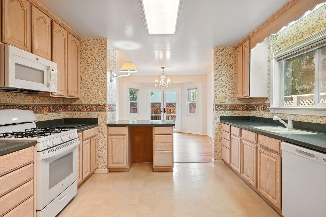 Sacramento, California, 95819, United States, 3 Bedrooms Bedrooms, ,2 BathroomsBathrooms,Residential,For Sale,1925048