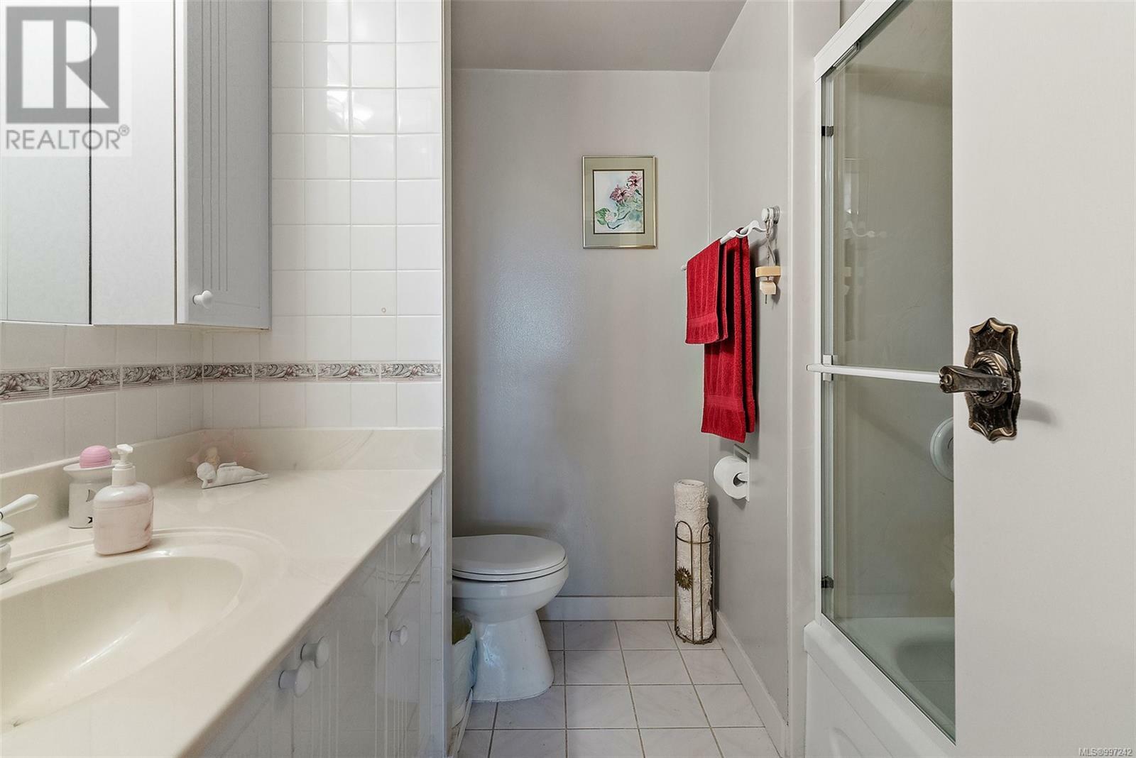 VICTORIA, British Columbia, V8T 3S7, CA, 2 Bedrooms Bedrooms, ,2 BathroomsBathrooms,Residential,For Sale,1875643