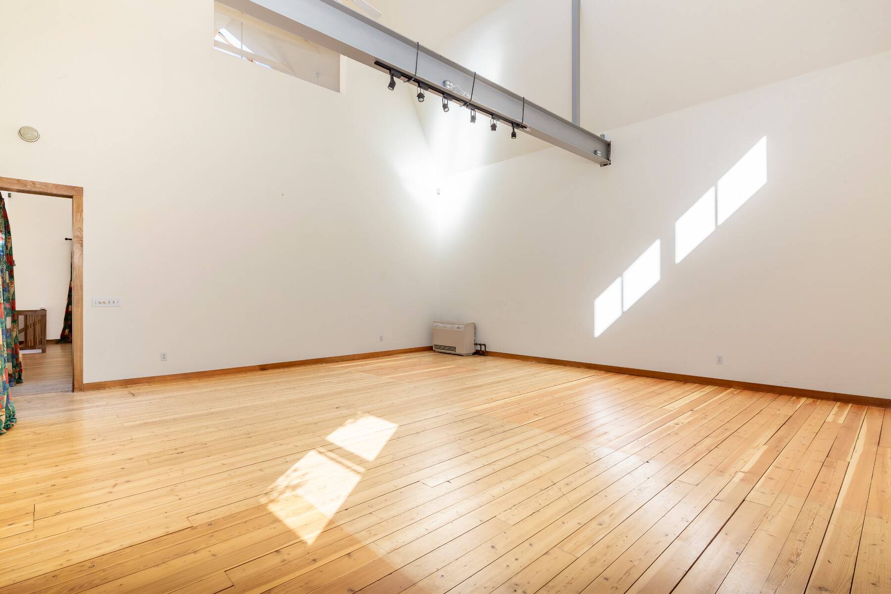  338 N MAIN ST - 物件實景