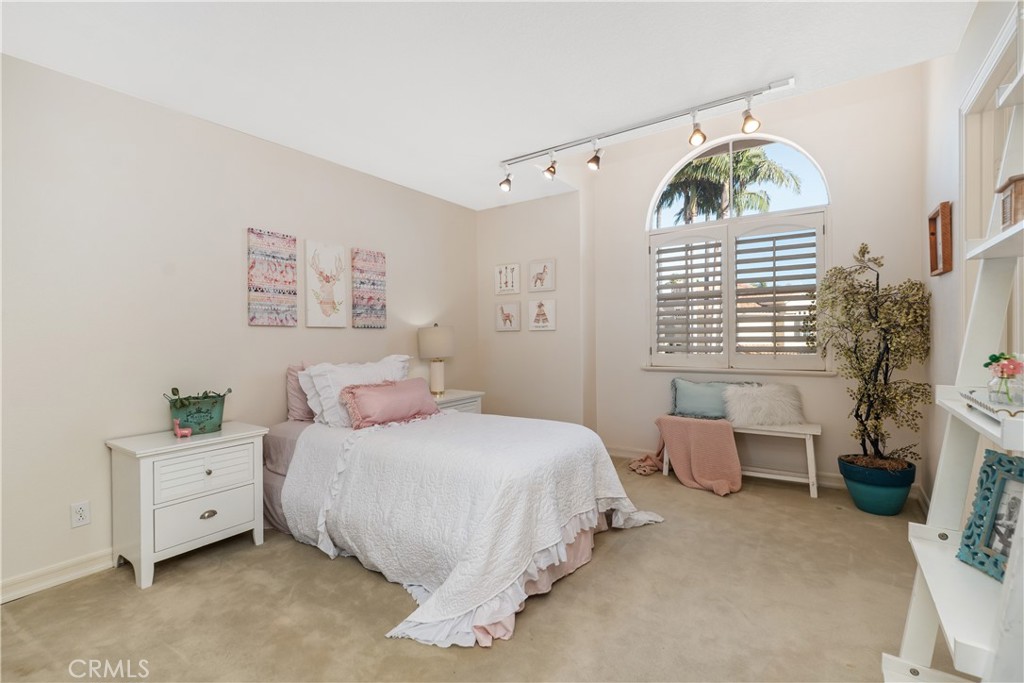 Long Beach, California, 90803, United States, 3 Bedrooms Bedrooms, ,3 BathroomsBathrooms,Residential,For Sale,1989113