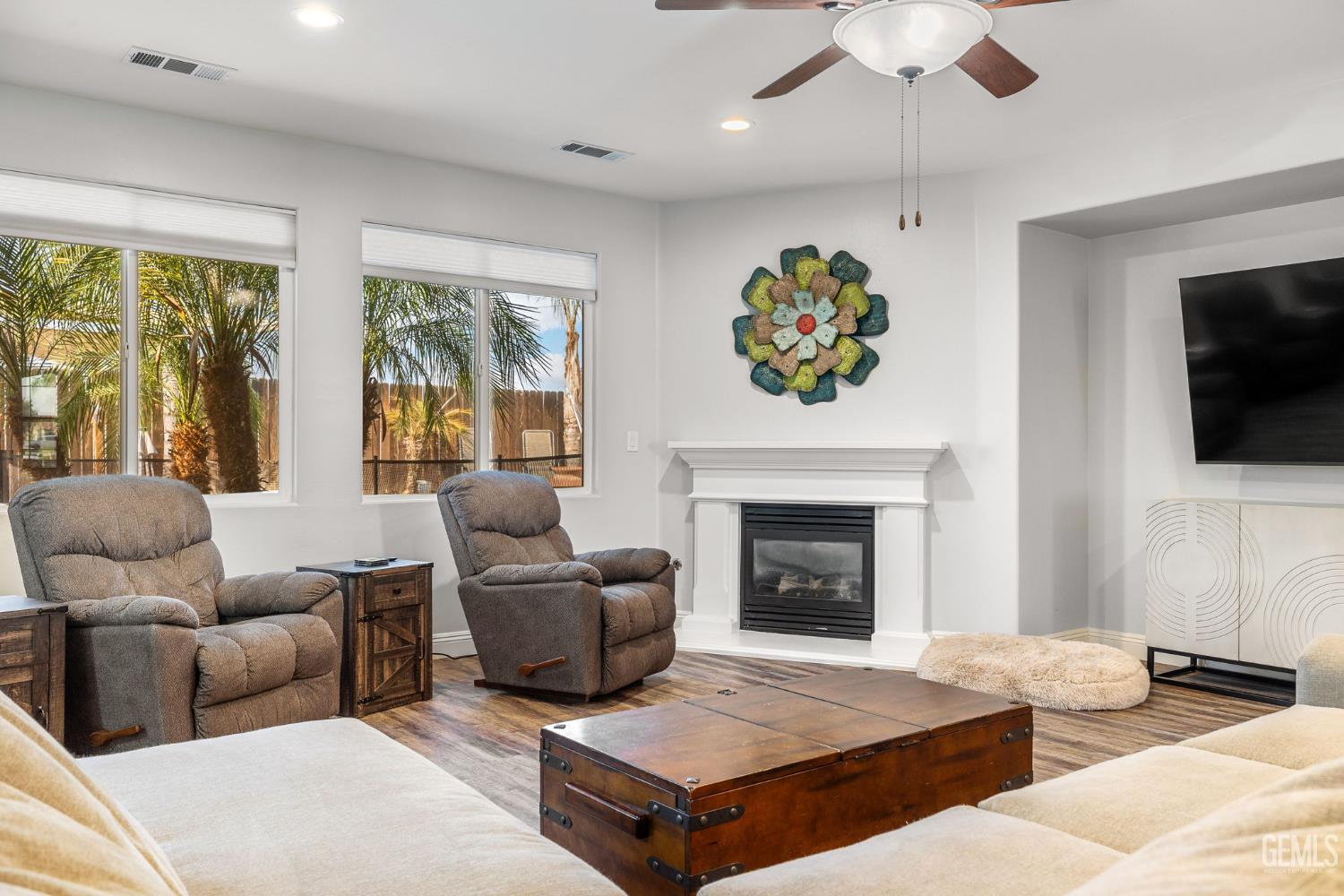 Bakersfield, California, 93312, United States, 3 Bedrooms Bedrooms, ,2 BathroomsBathrooms,Residential,For Sale,1989296