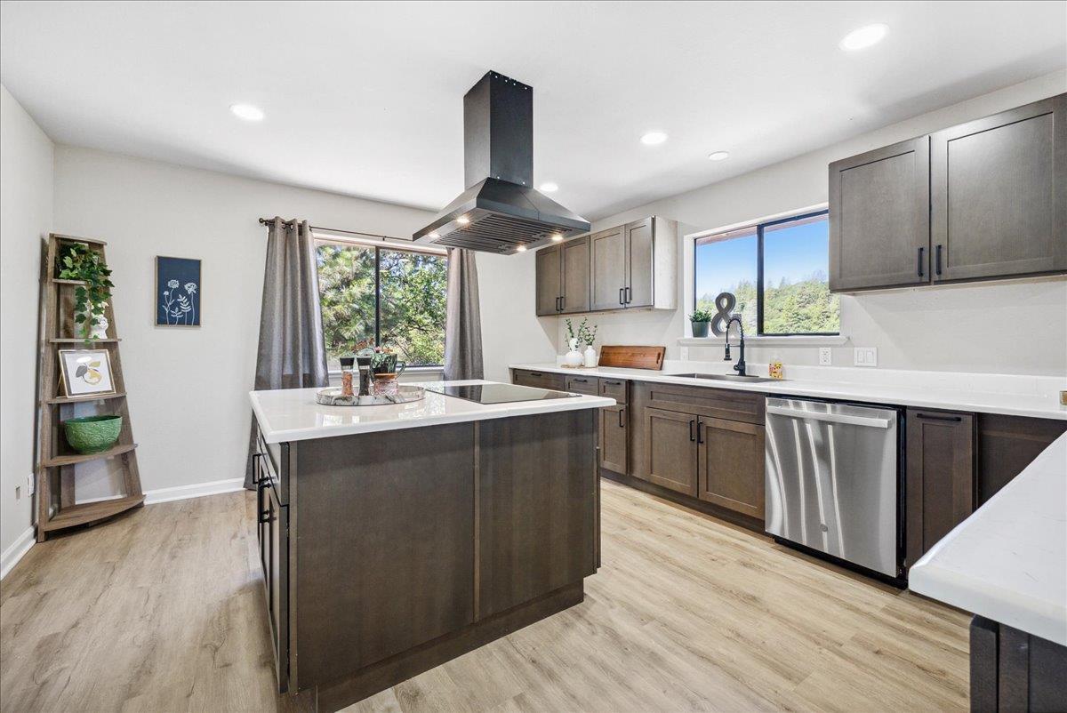 Grass Valley, California, 95949, United States, 4 Bedrooms Bedrooms, ,3 BathroomsBathrooms,Residential,For Sale,1976172