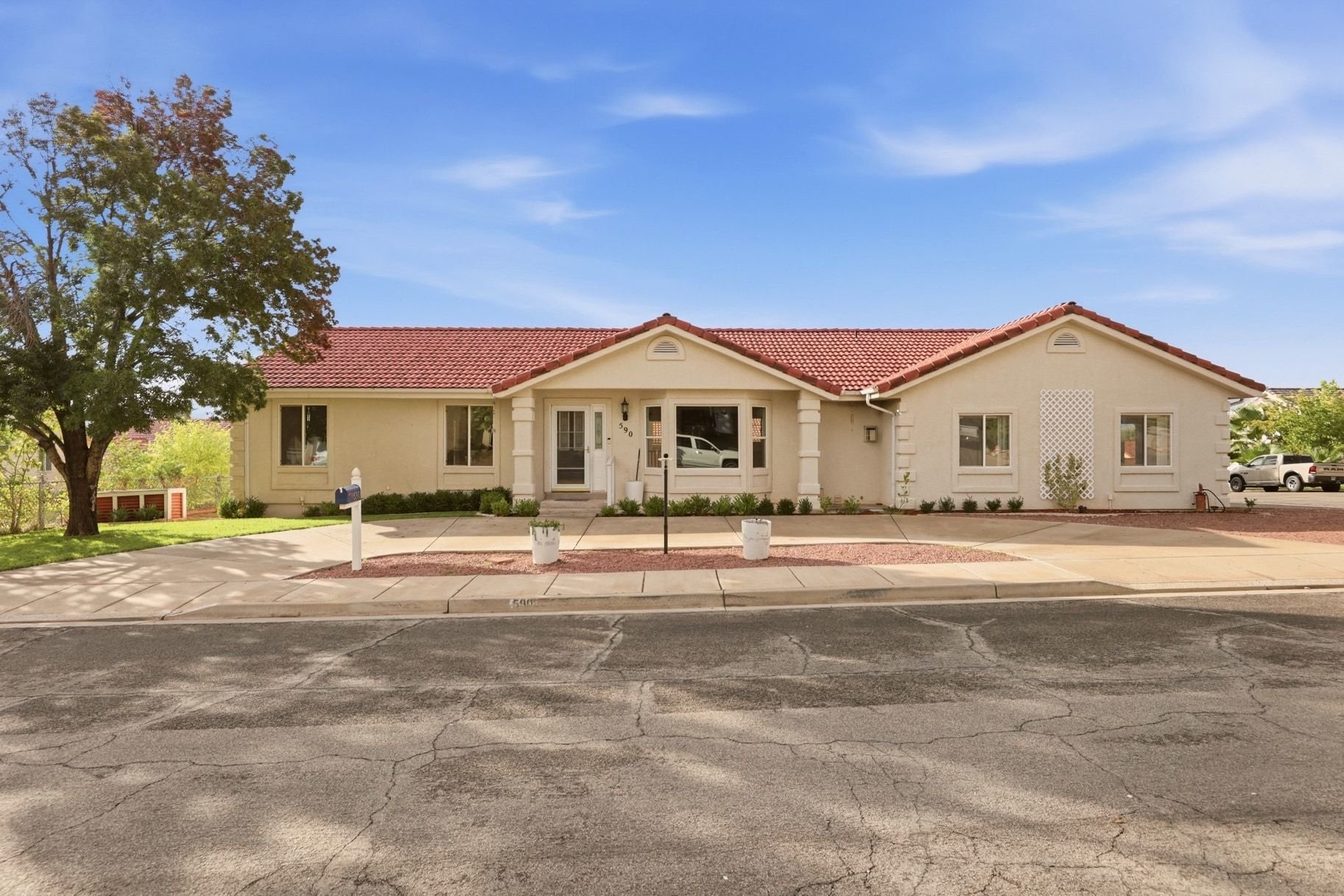  NO HOA 3Bed, 2Bath, 2.5 Car Garage Rv Parking, New Flooring and Paint - 物件實景