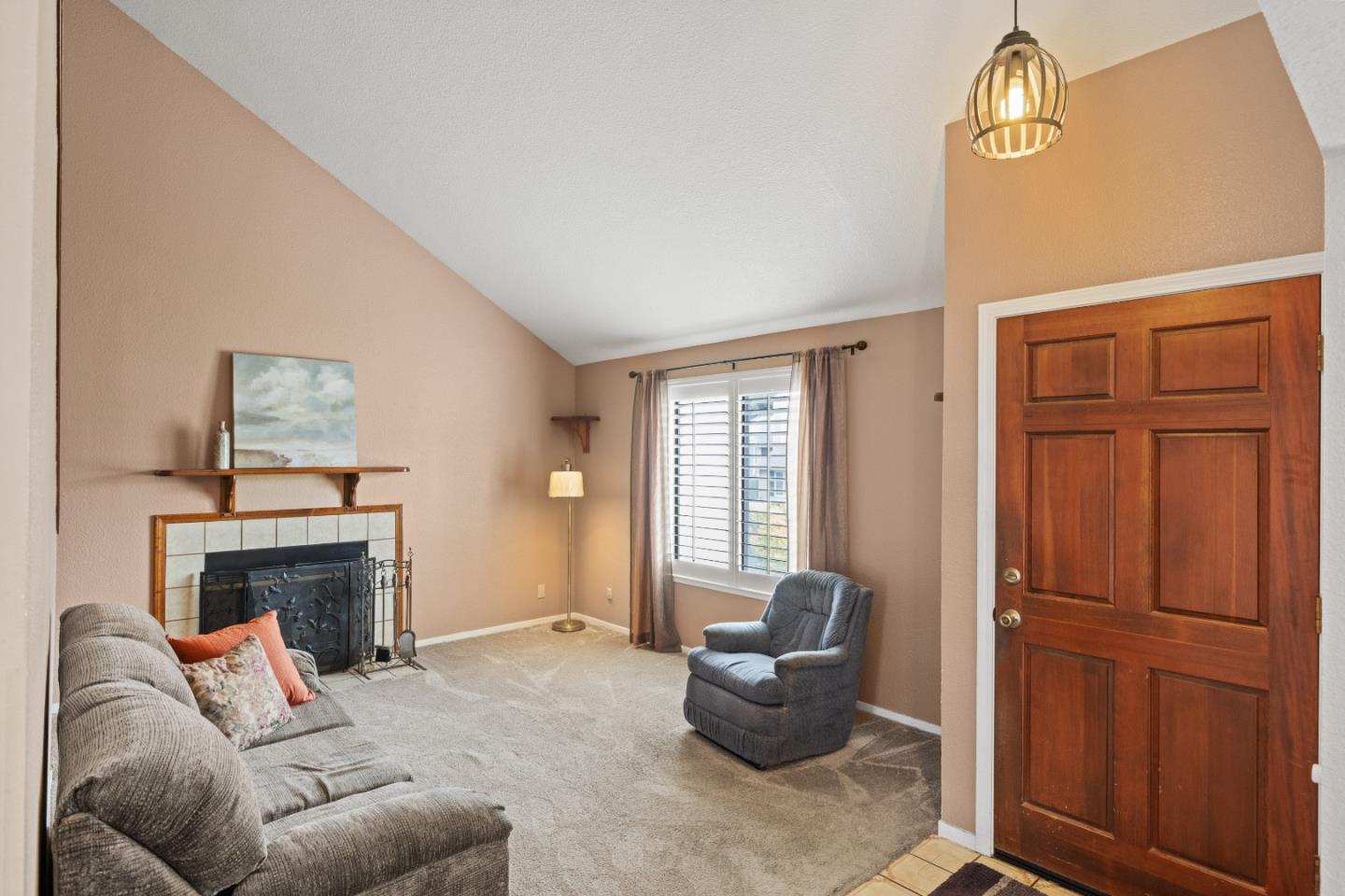 Marina, California, 93933, United States, 3 Bedrooms Bedrooms, ,2 BathroomsBathrooms,Residential,For Sale,1902407
