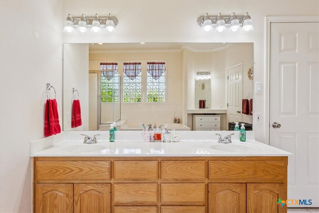 Salado, Texas, 76571, United States, 4 Bedrooms Bedrooms, ,4 BathroomsBathrooms,Residential,For Sale,1904287