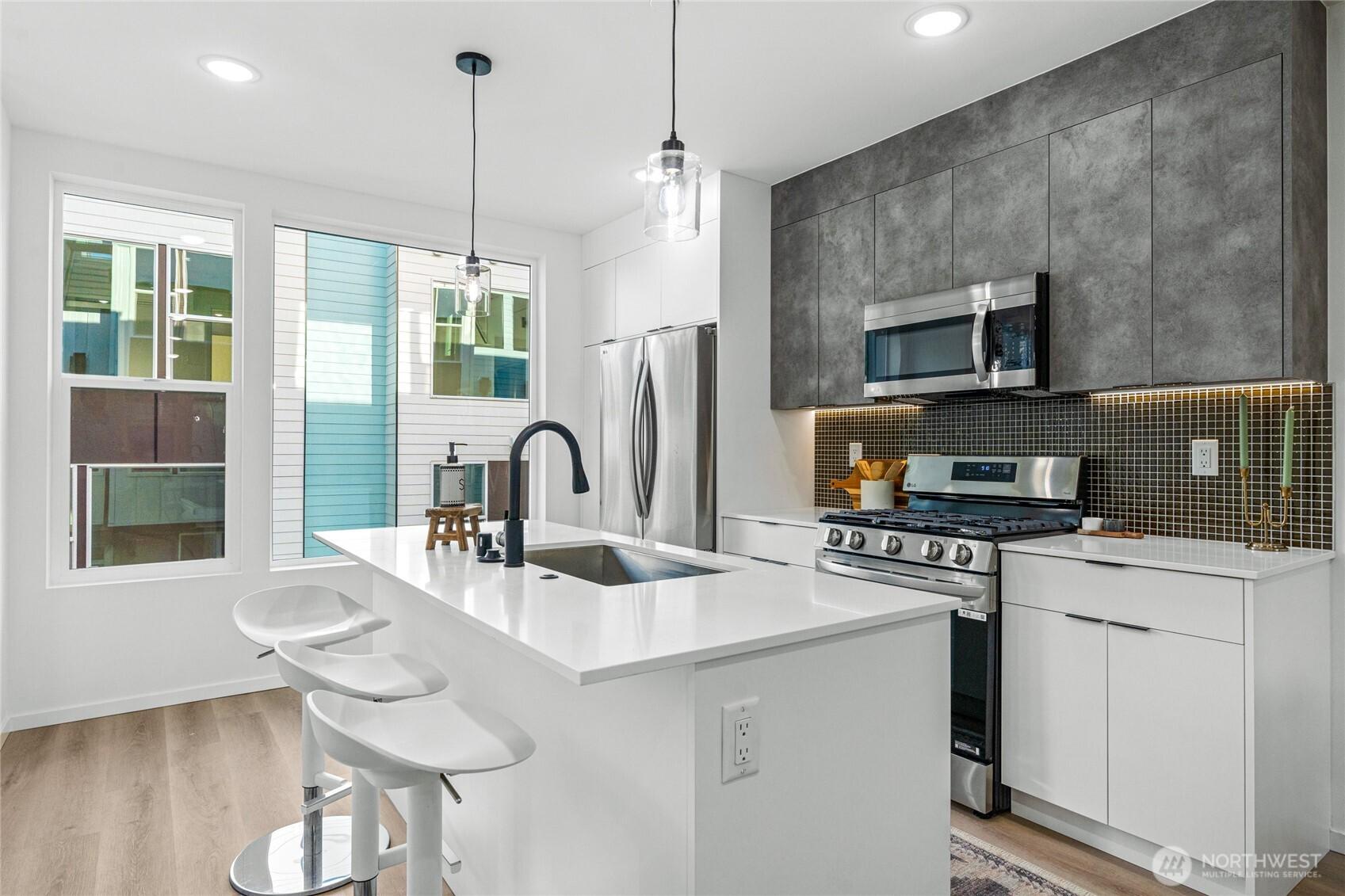 SEATTLE, Washington, 98125, United States, 3 Bedrooms Bedrooms, ,3 BathroomsBathrooms,Residential,For Sale,1995675